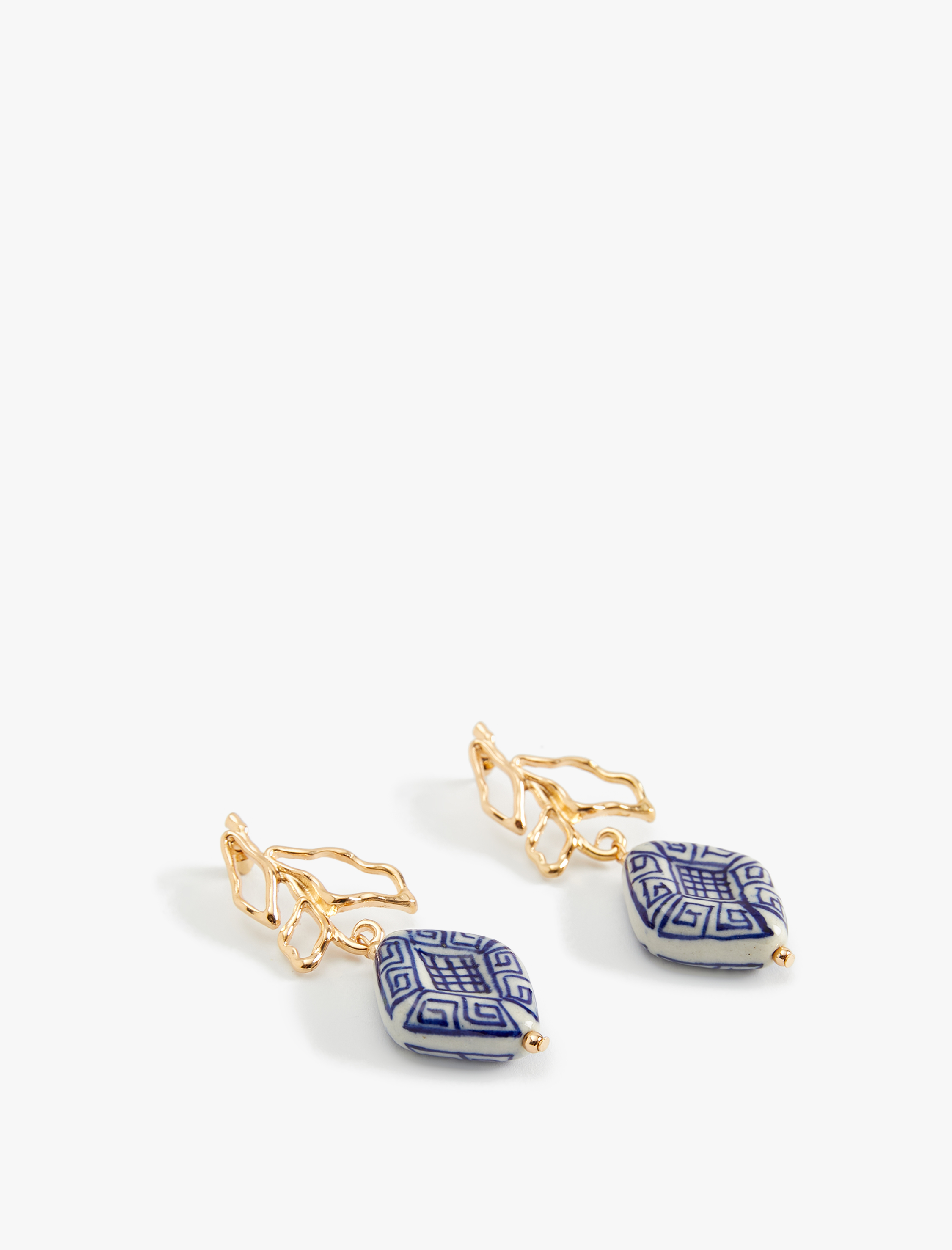  Kadın Çelik Karışımlı Sallantılı Seramik Detaylı Soyut Küpe