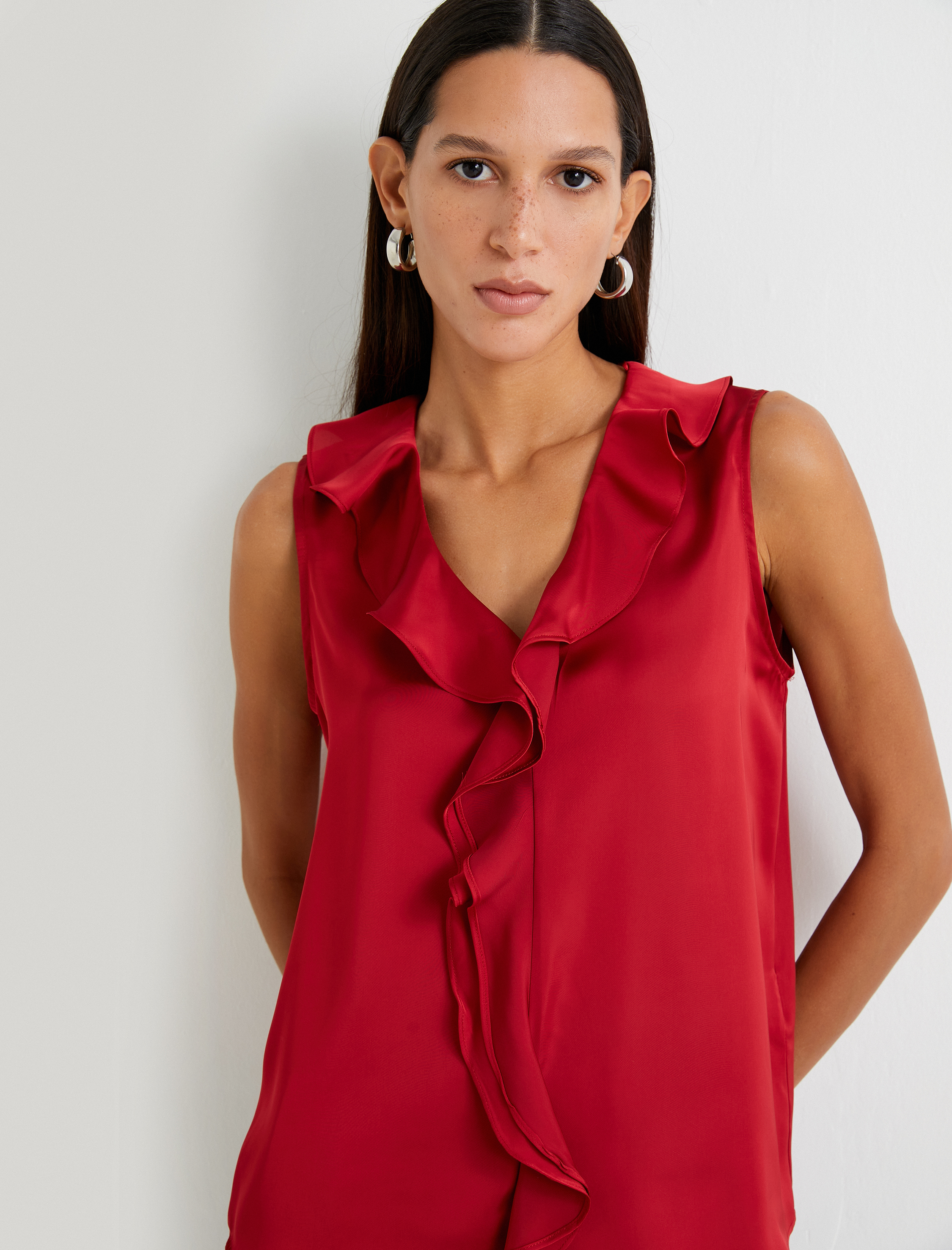   Saten Bluz Kolsuz Fırfırlı V Yaka