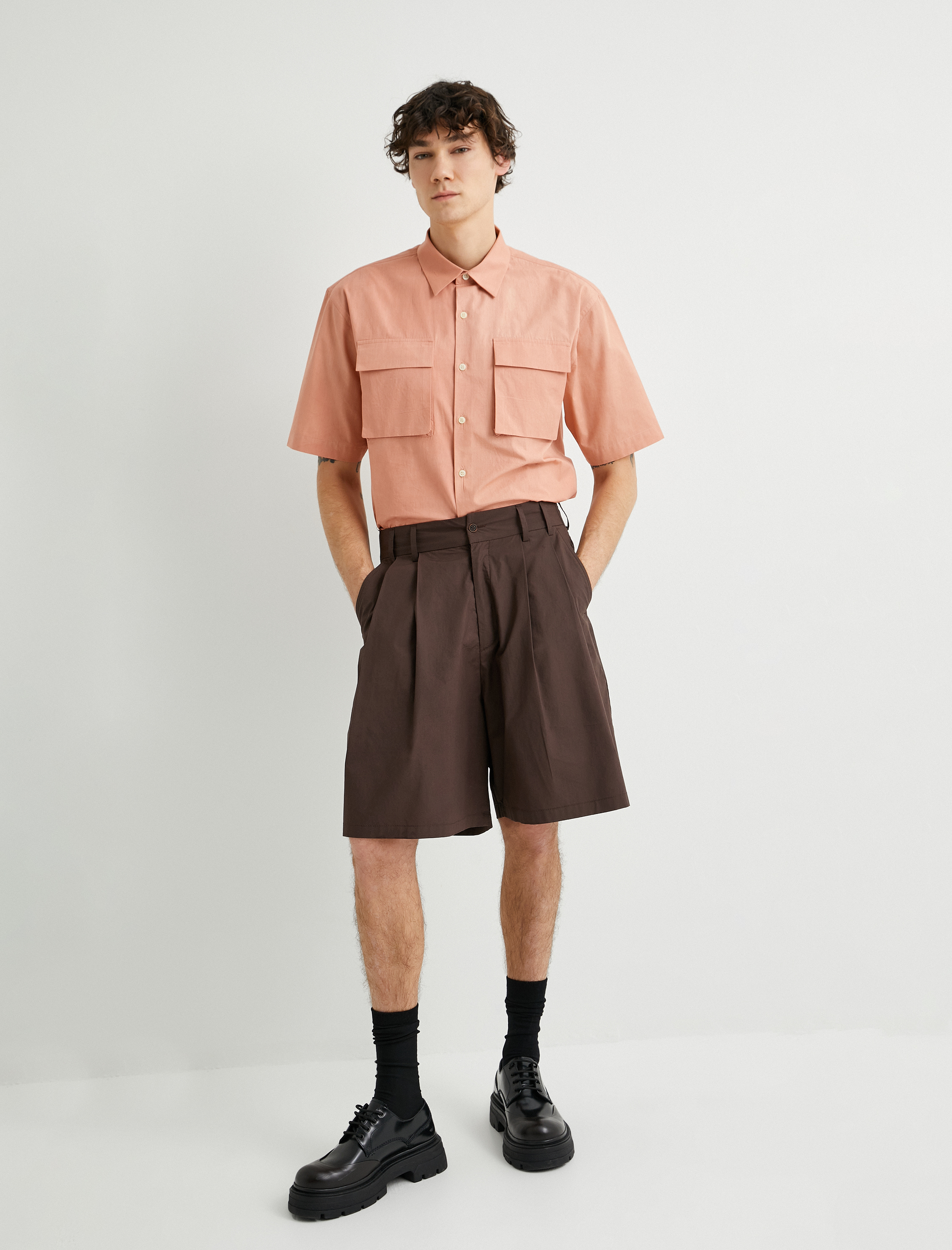   Kısa Kollu Gömlek Cep Detaylı Düğmeli Klasik Yaka Regular Fit