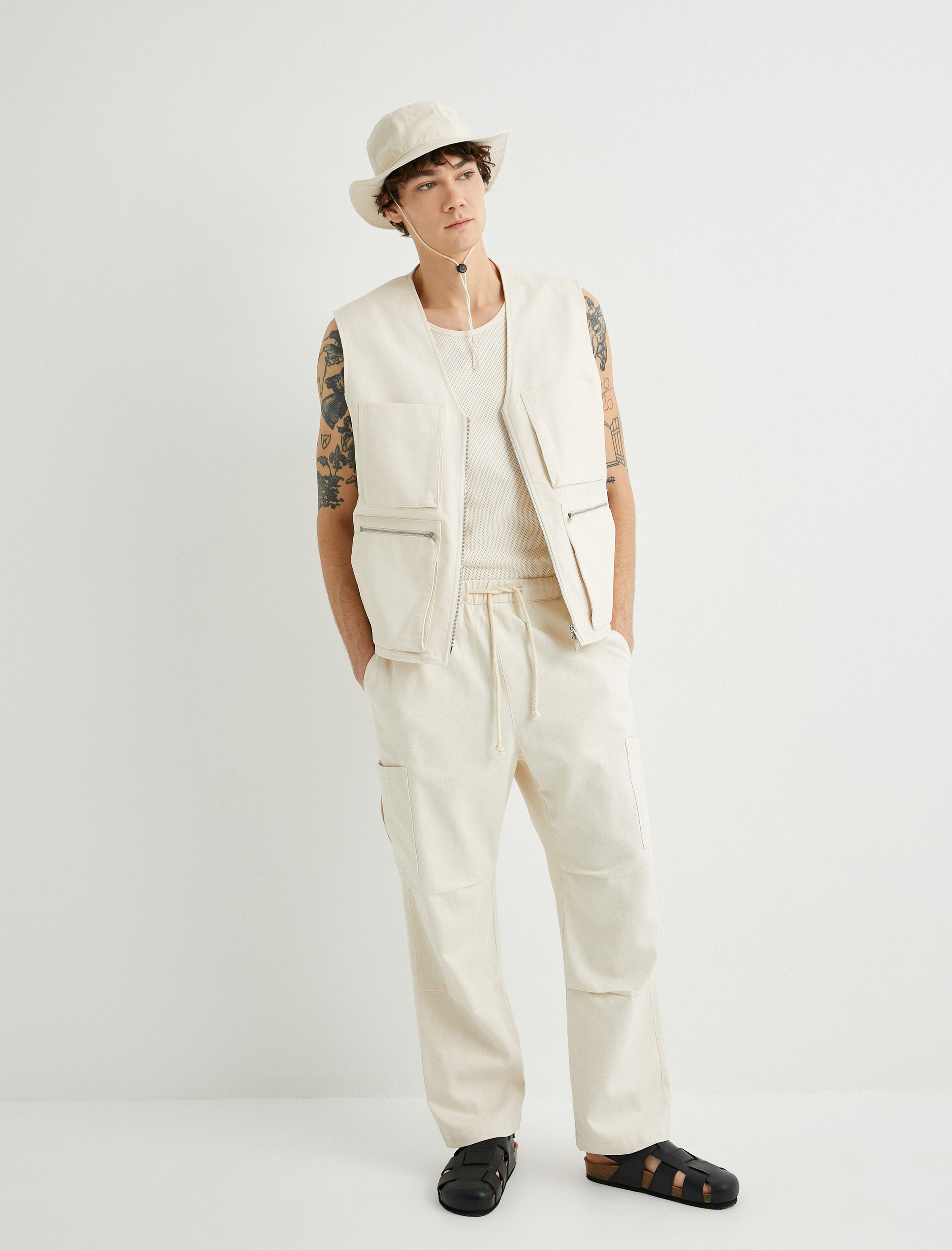   Kanvas Yelek Kolsuz V Yaka Fermuarlı Kapaklı Cep Detaylı