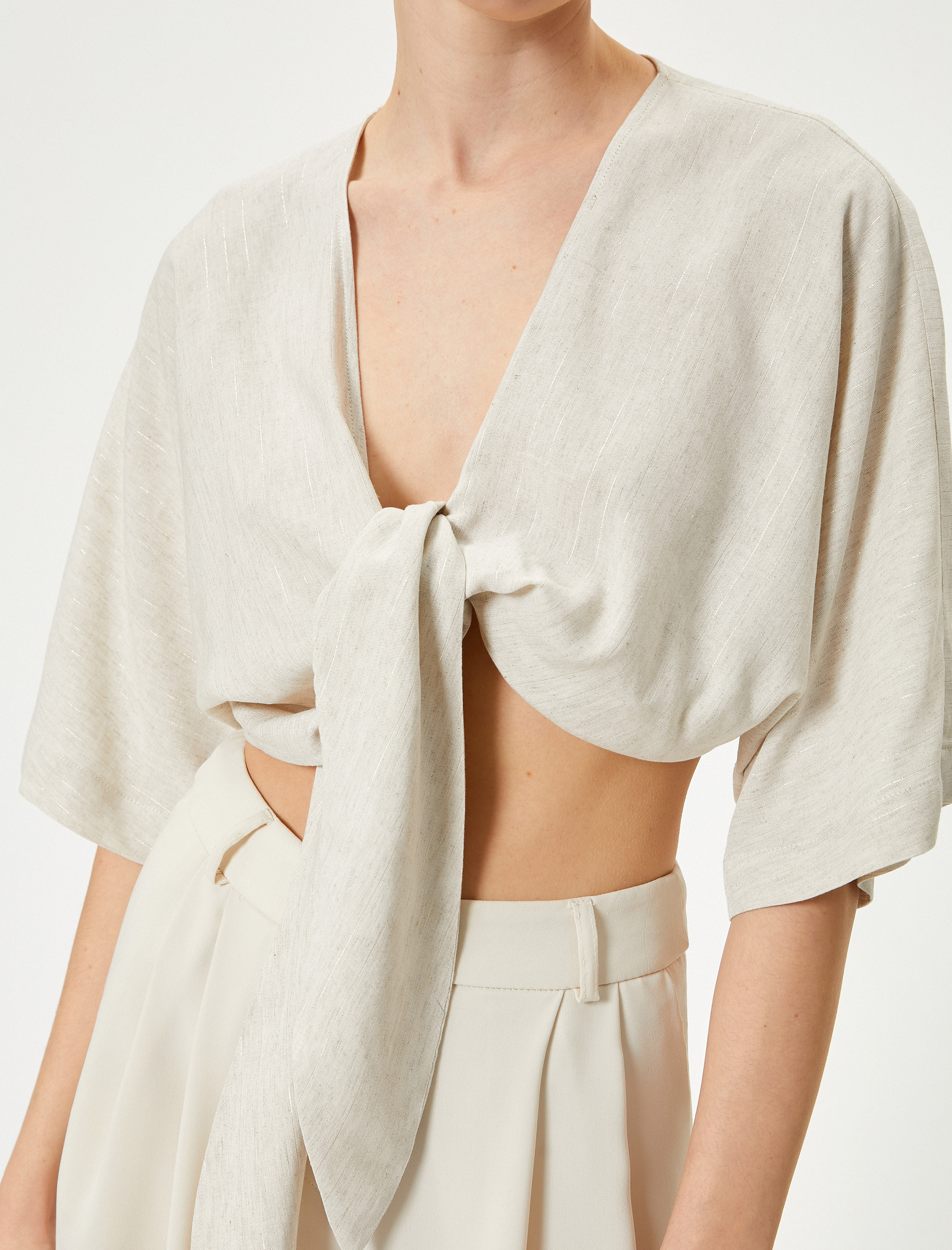 Crop Bluz Önden Bağlamalı Kısa Kollu Viskon