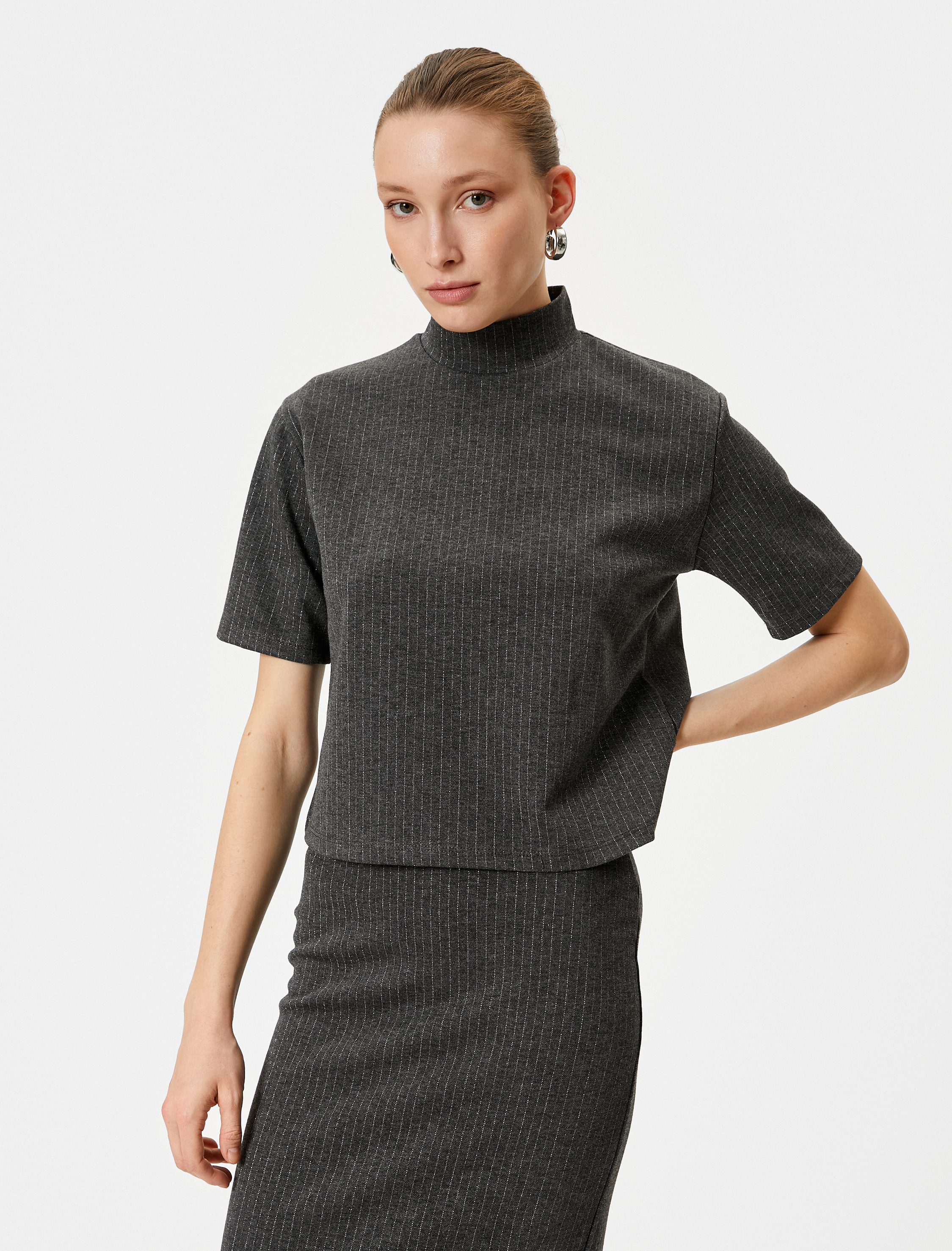   Crop Tişört Kısa Kollu Simli Dik Yaka