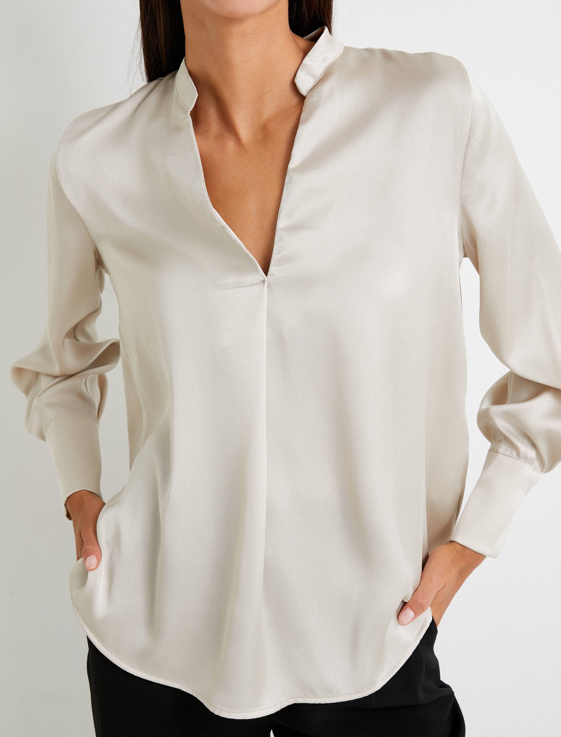   Saten Bluz V Yaka Uzun Kollu