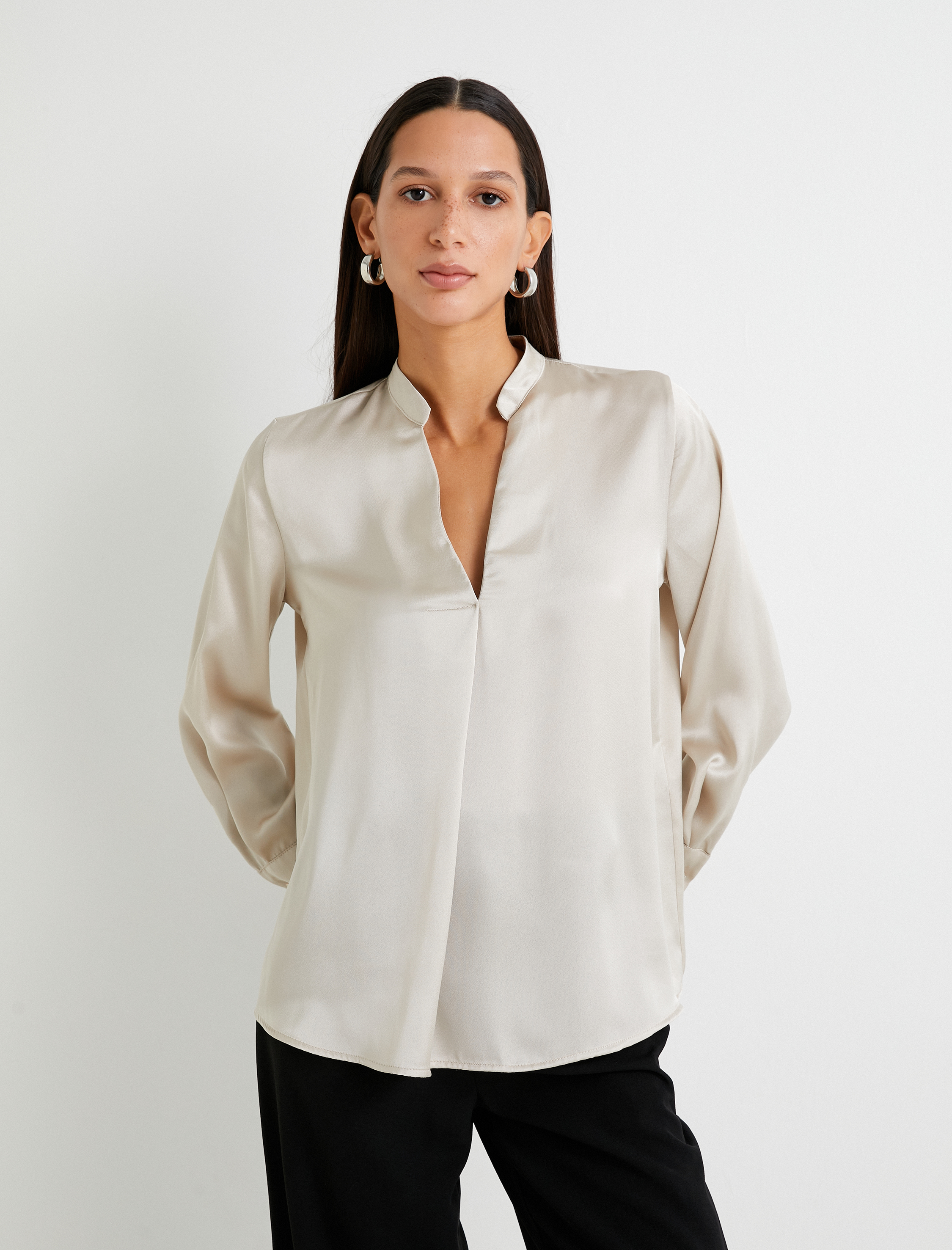   Saten Bluz V Yaka Uzun Kollu