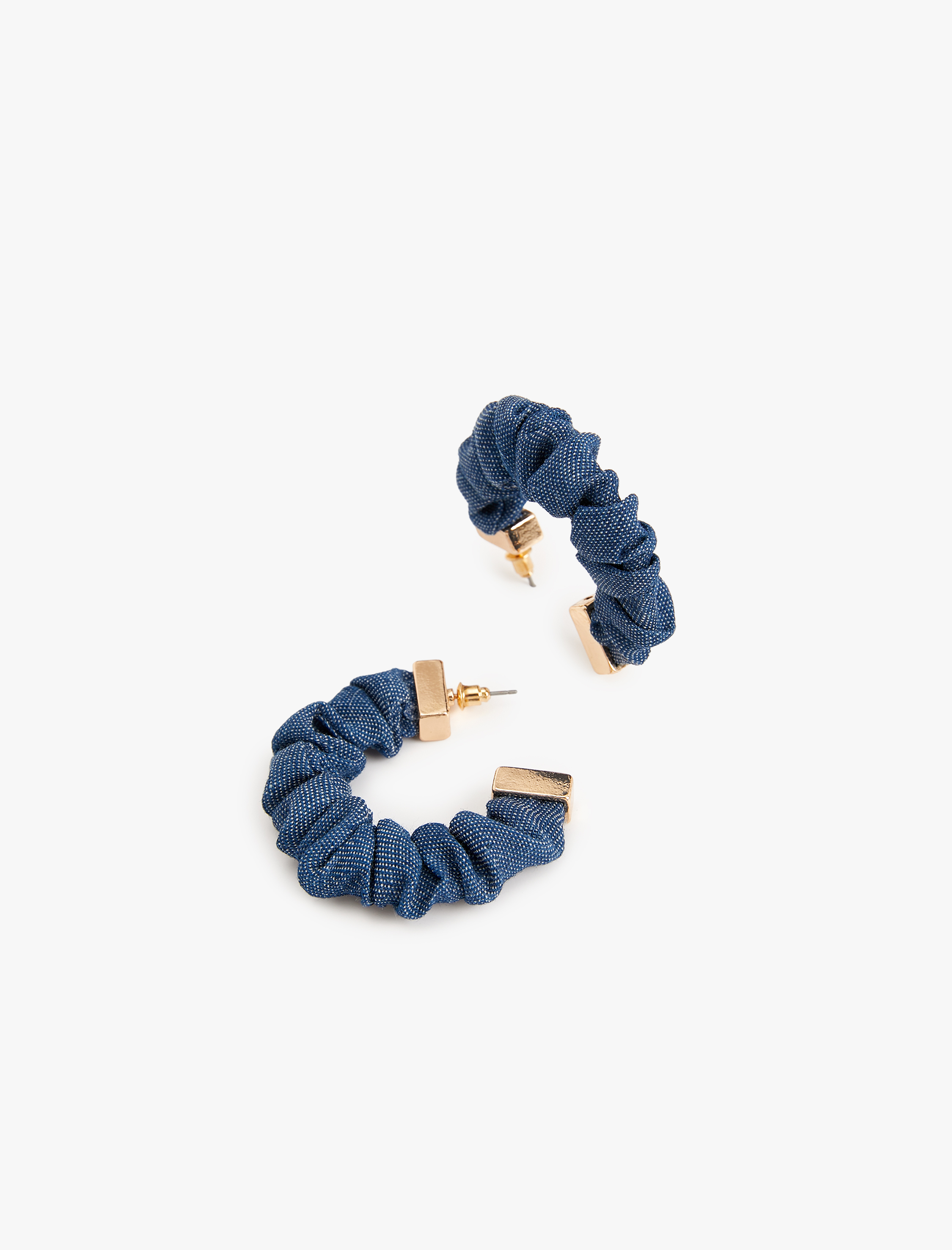  Kadın Hacimli Halka Küpe Kumaş Detaylı