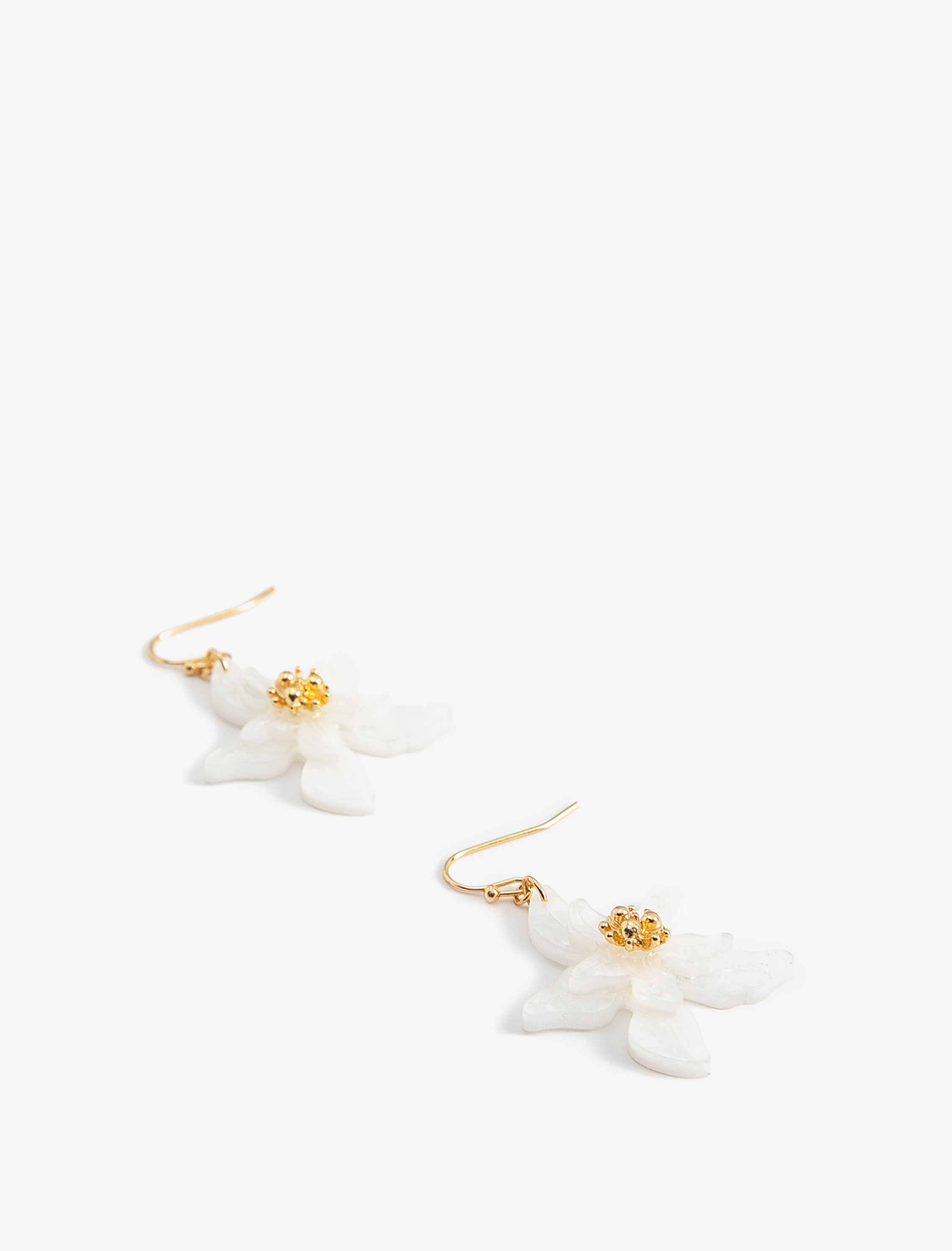  Kadın Çiçekli Küpe Sallantılı