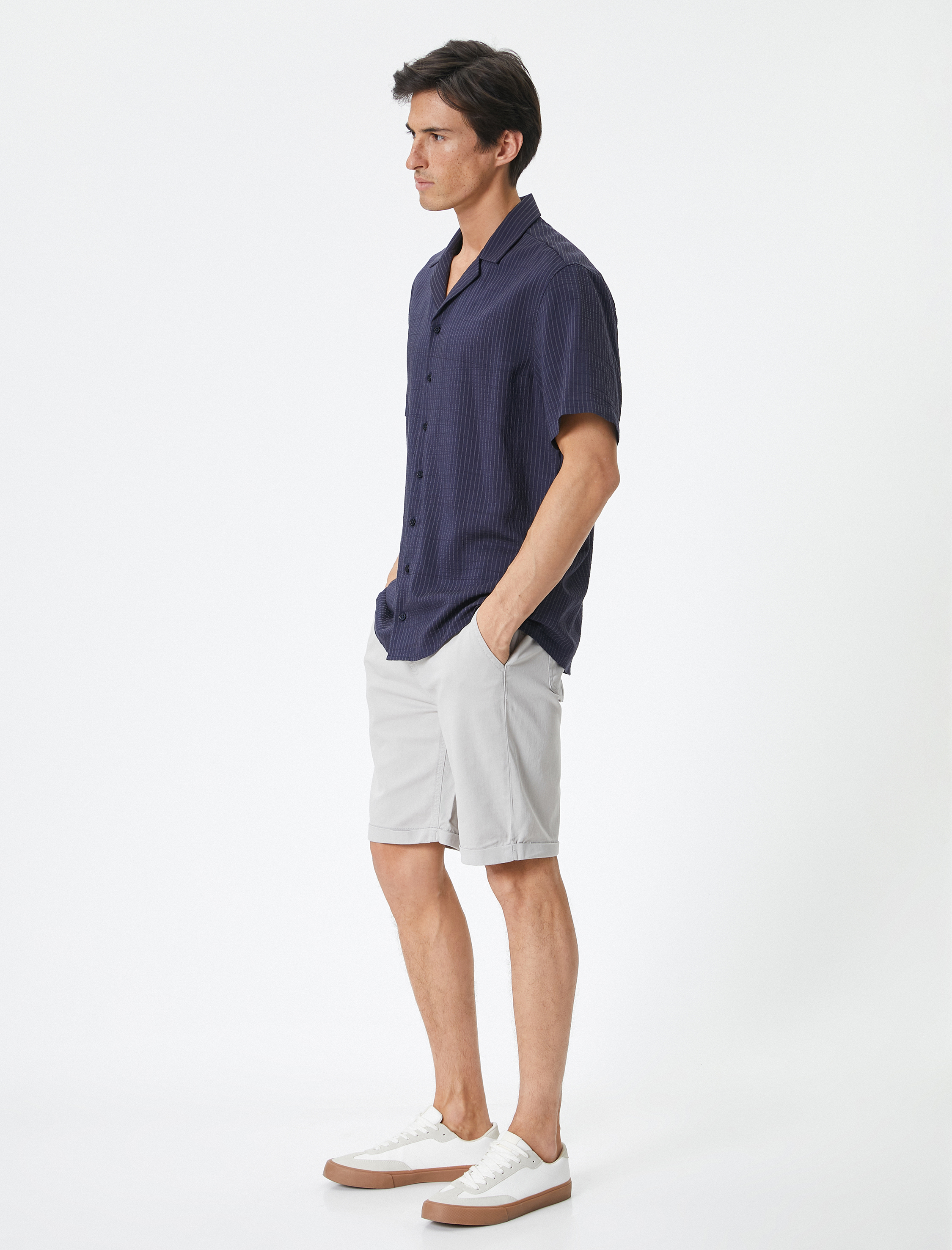 Koton Erkek Kumaş Şort Bermuda Chino Slim Fit Düğmeli Cepli Katlı Paça -1