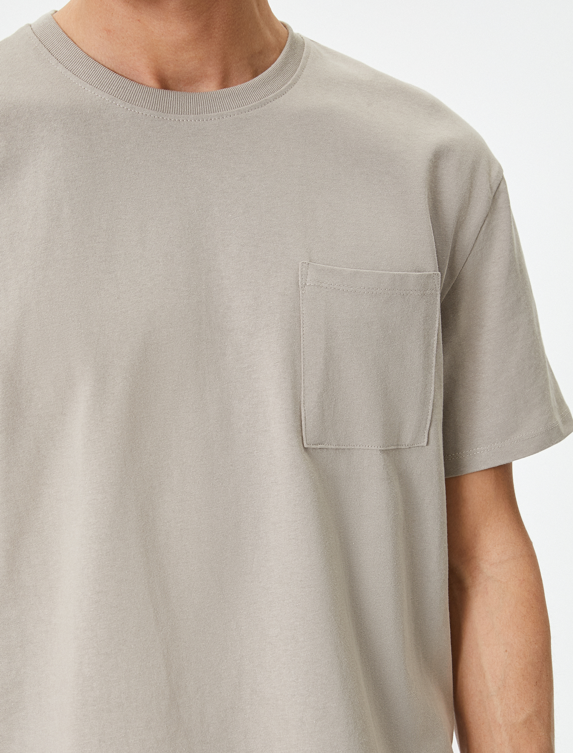 Oversize Tişört Cep Detaylı Bisiklet Yaka Kısa Kollu Pamuklu