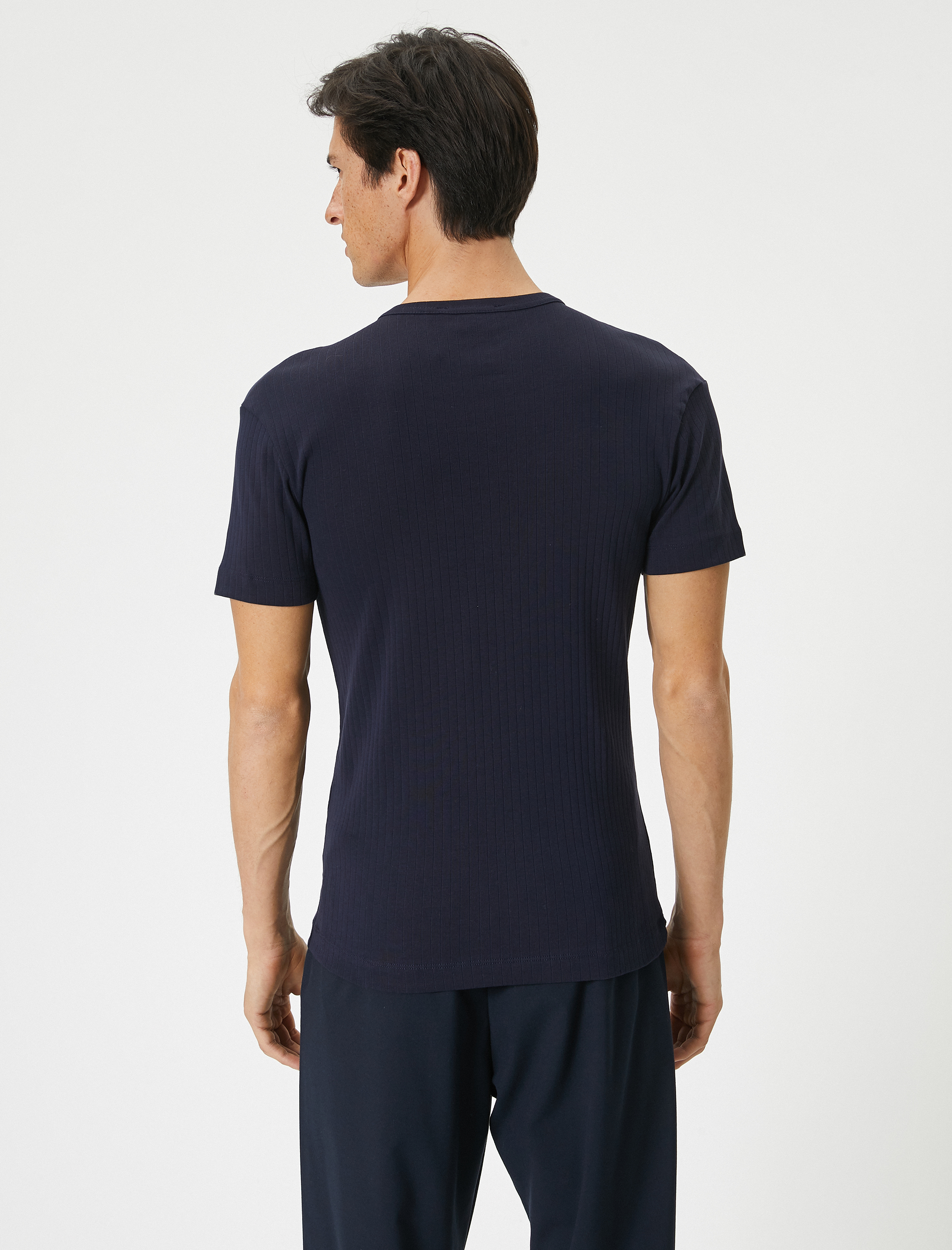   Basic Tişört Slim Fit Dokulu Kısa Kollu