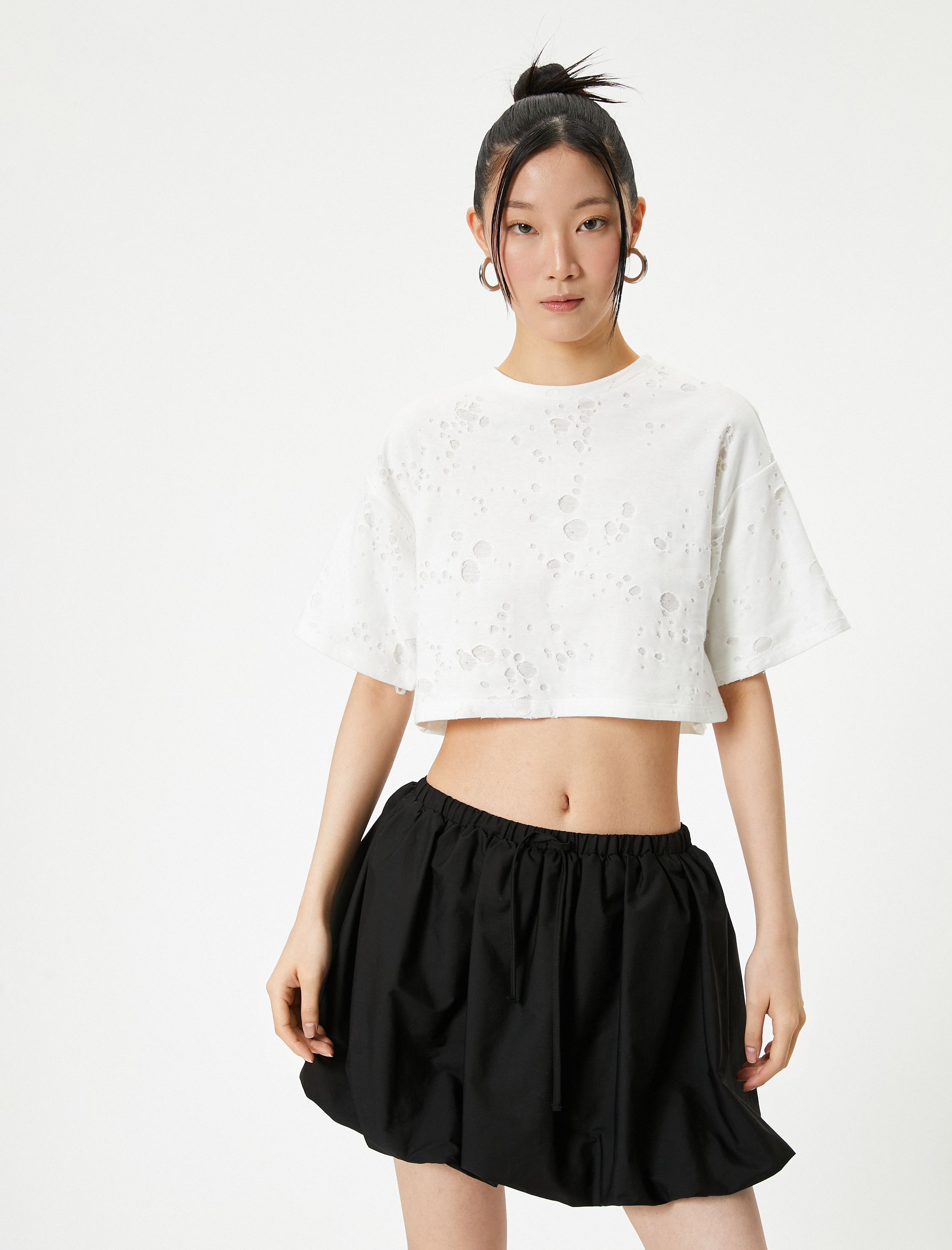   Yıpratılmış Crop Tişört Kısa Kollu Bisiklet Yaka