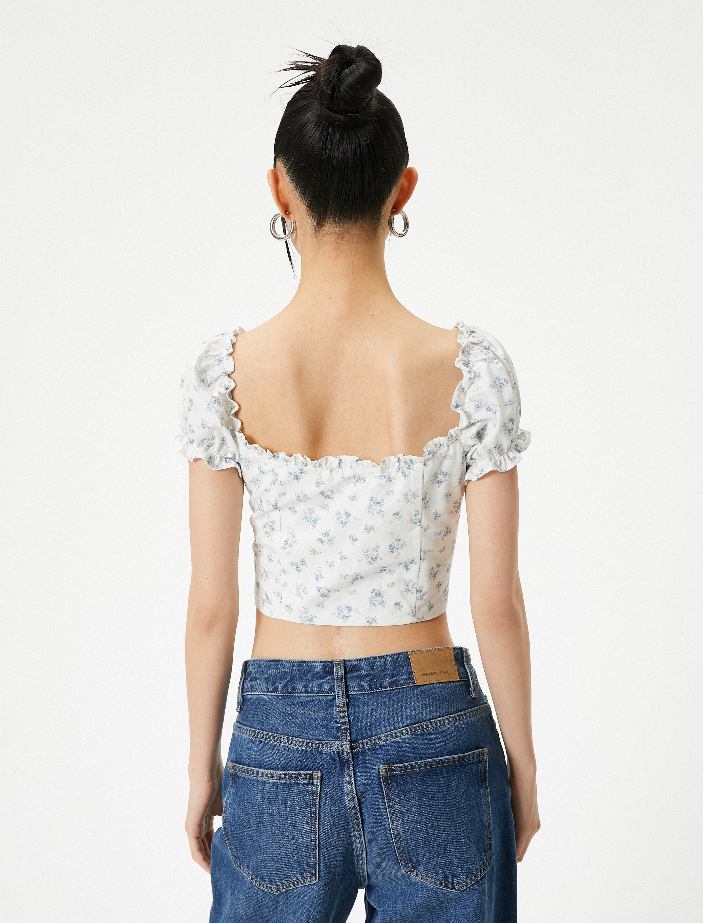   Çiçekli Balon Kol Bluz Crop Fiyonklu Fırfır Detaylı