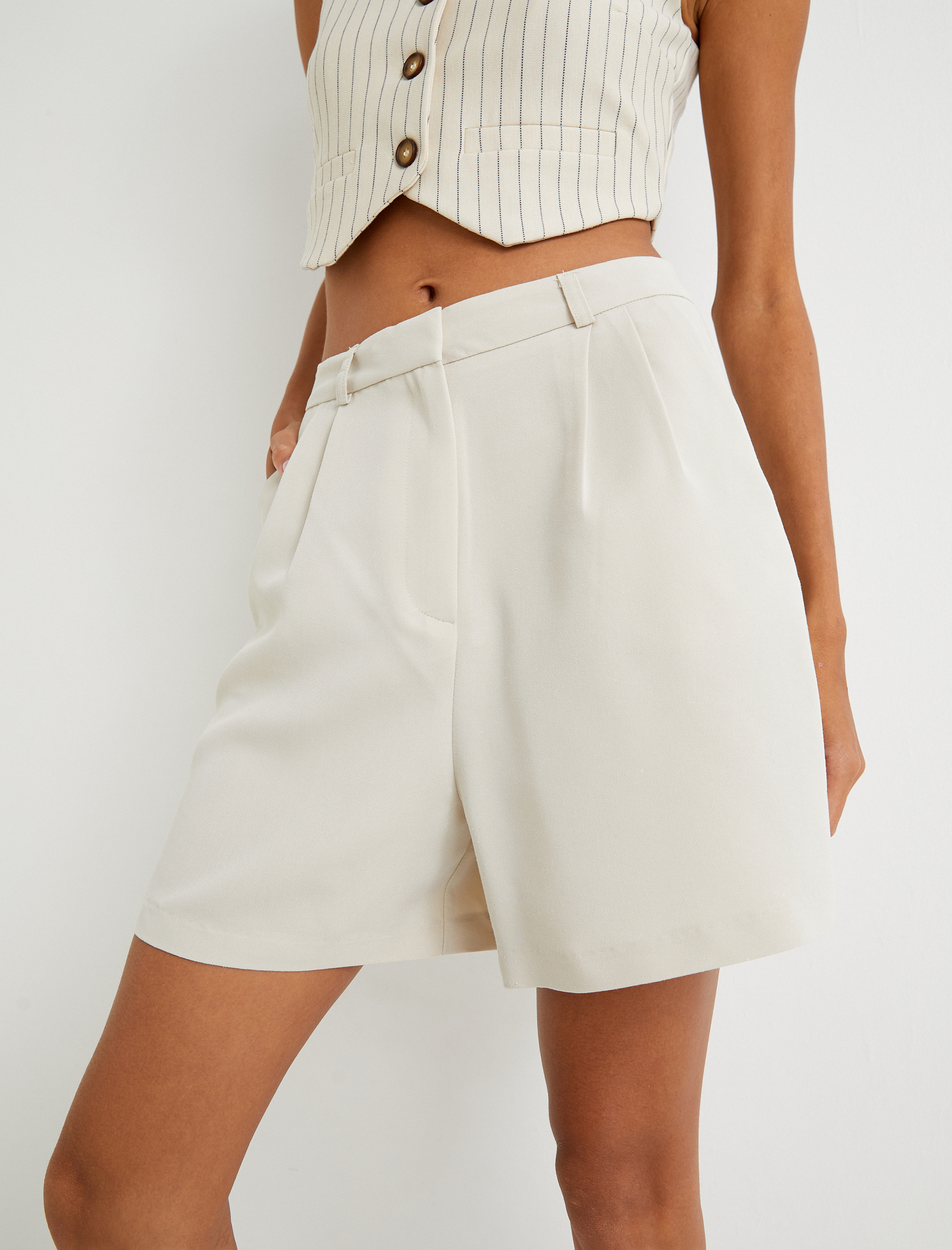   Bermuda Şort Modal Kumaş Cepli Pileli Yüksek Bel