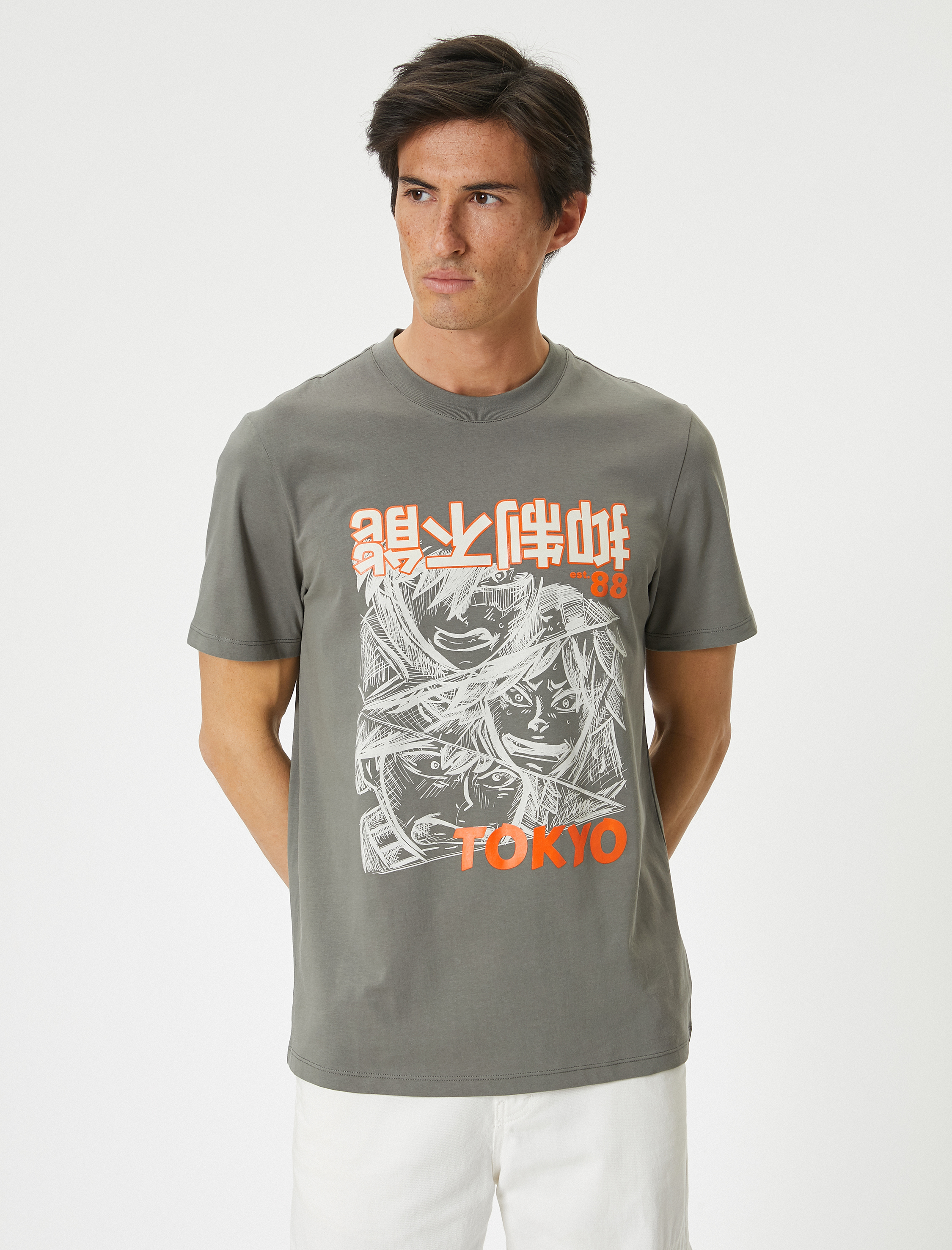   Kısa Kollu Pamuklu Bisiklet Yaka Regular Fit Uzakdoğu Baskılı Tişört