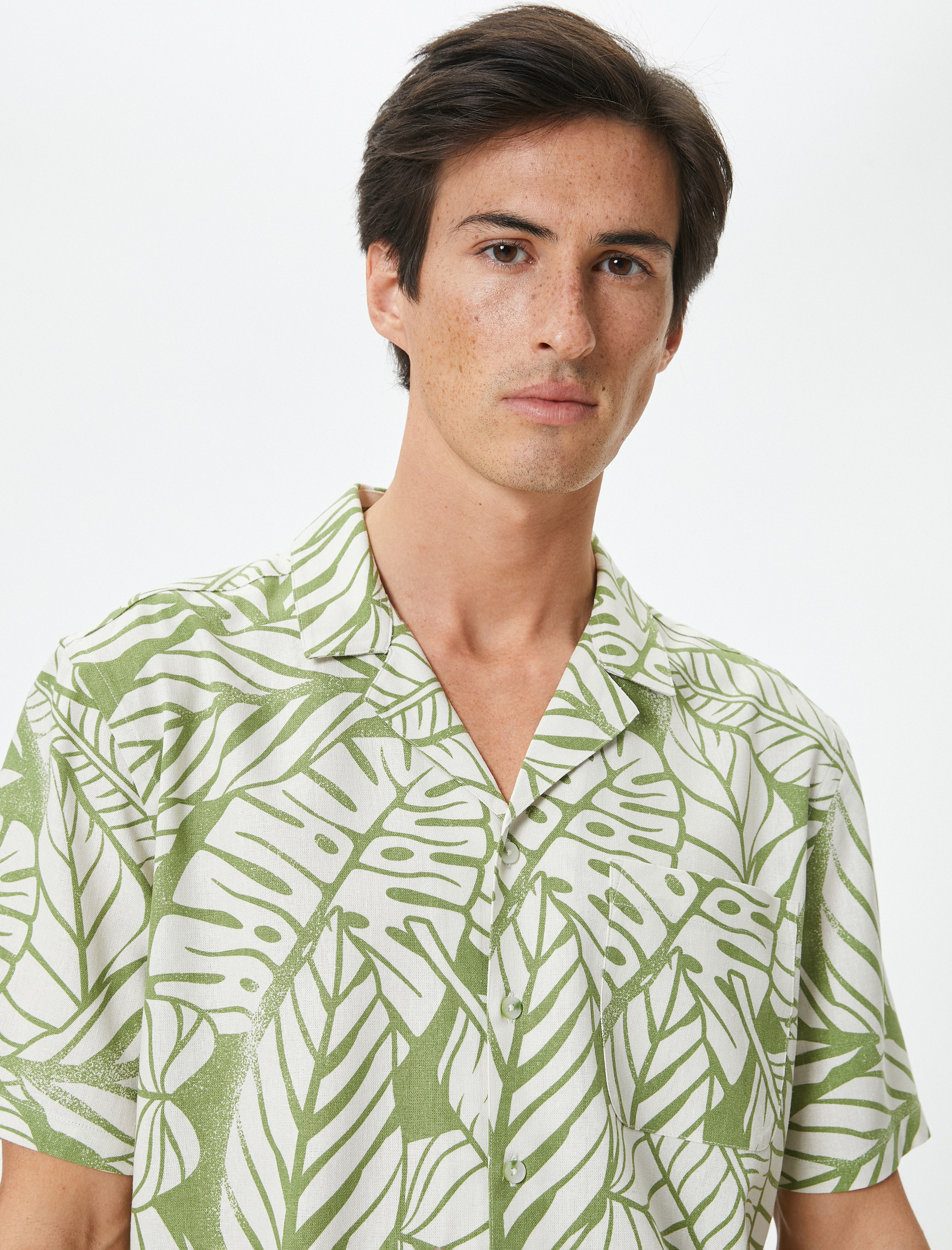   Desenli Gömlek Çiçekli Devrik Yaka Cep Detaylı Keten Karışımlı Regular Fit