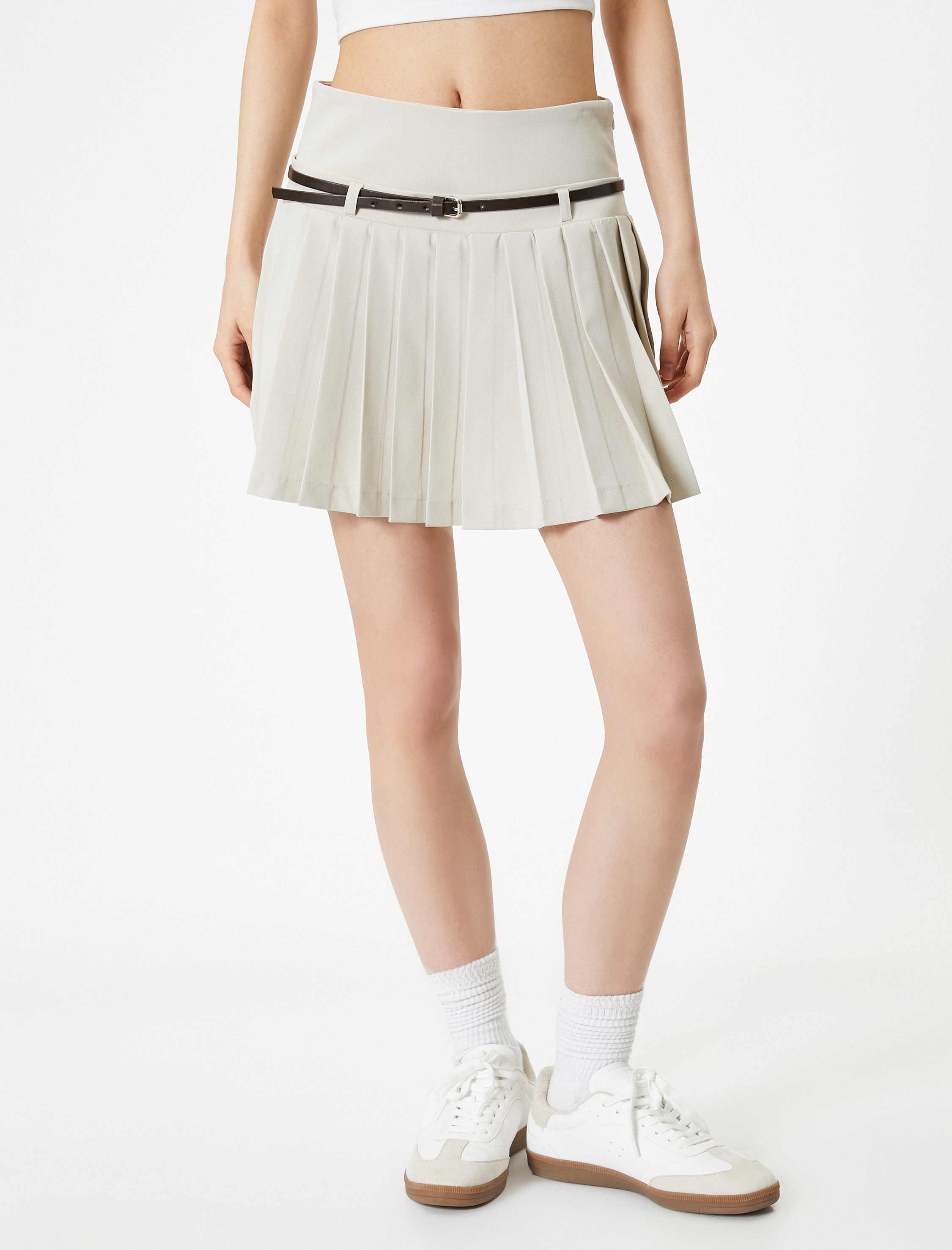   Pileli Mini Etek Kemerli Rahat Kalıp