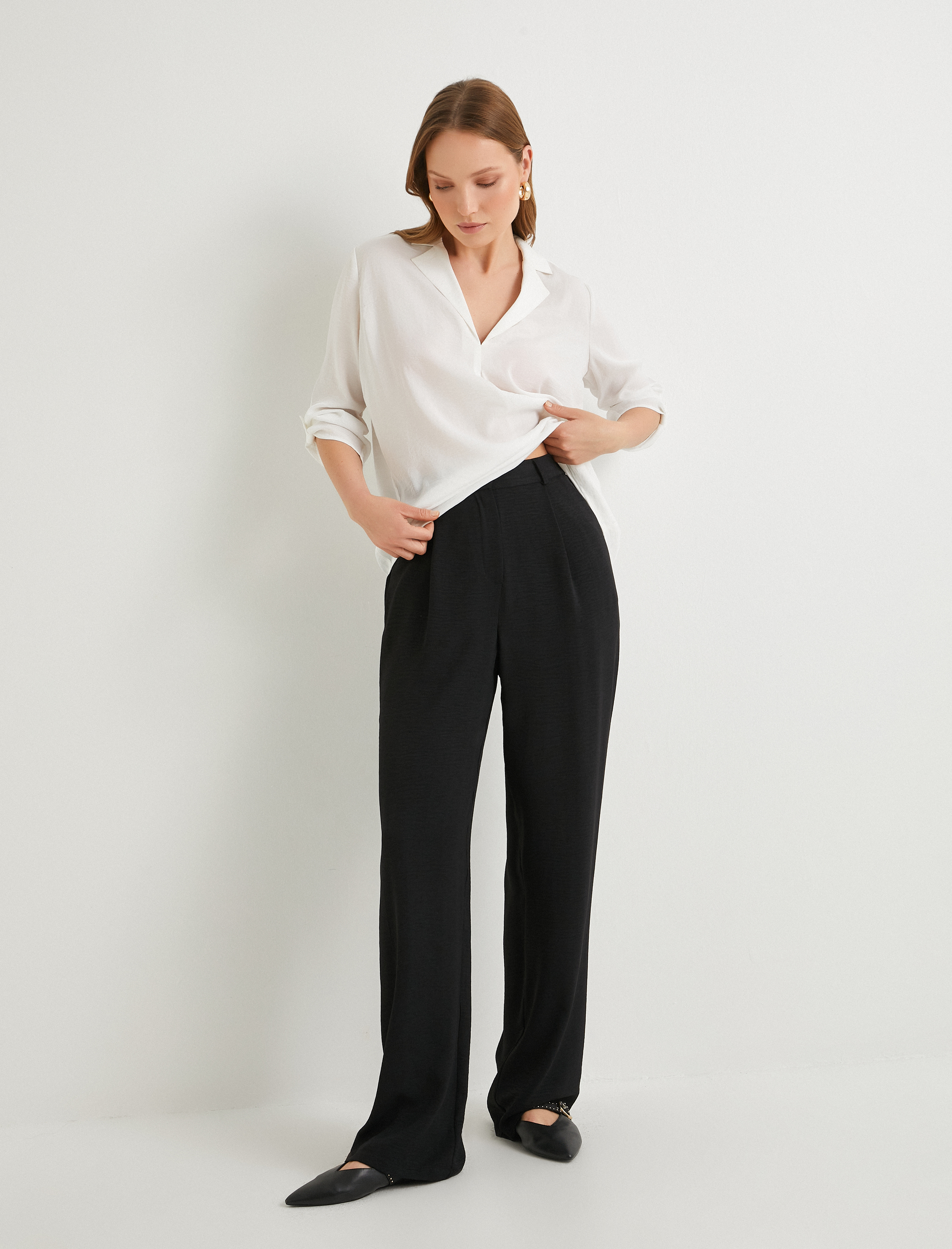   V Yaka Bluz Katlamalı Kollu Regular Fit