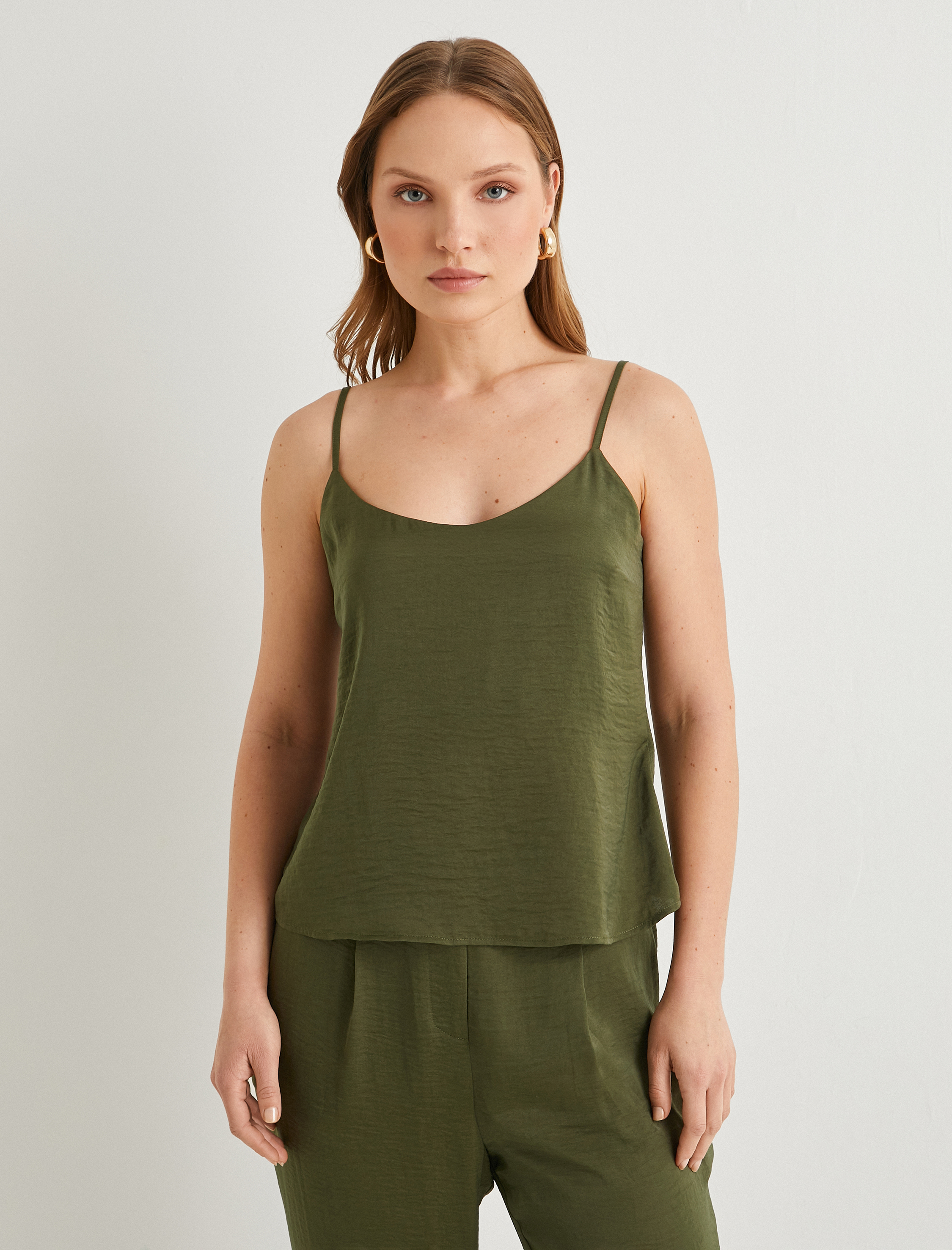   İnce Askılı Kısa Bluz Dokulu