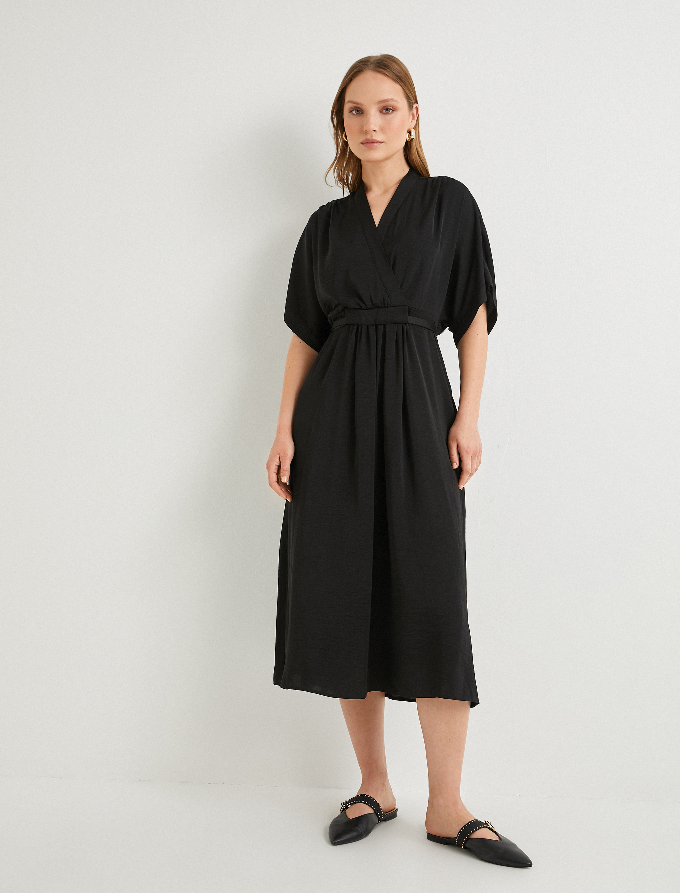   Midi Elbise V Yaka Geniş Kısa Kollu Cepli