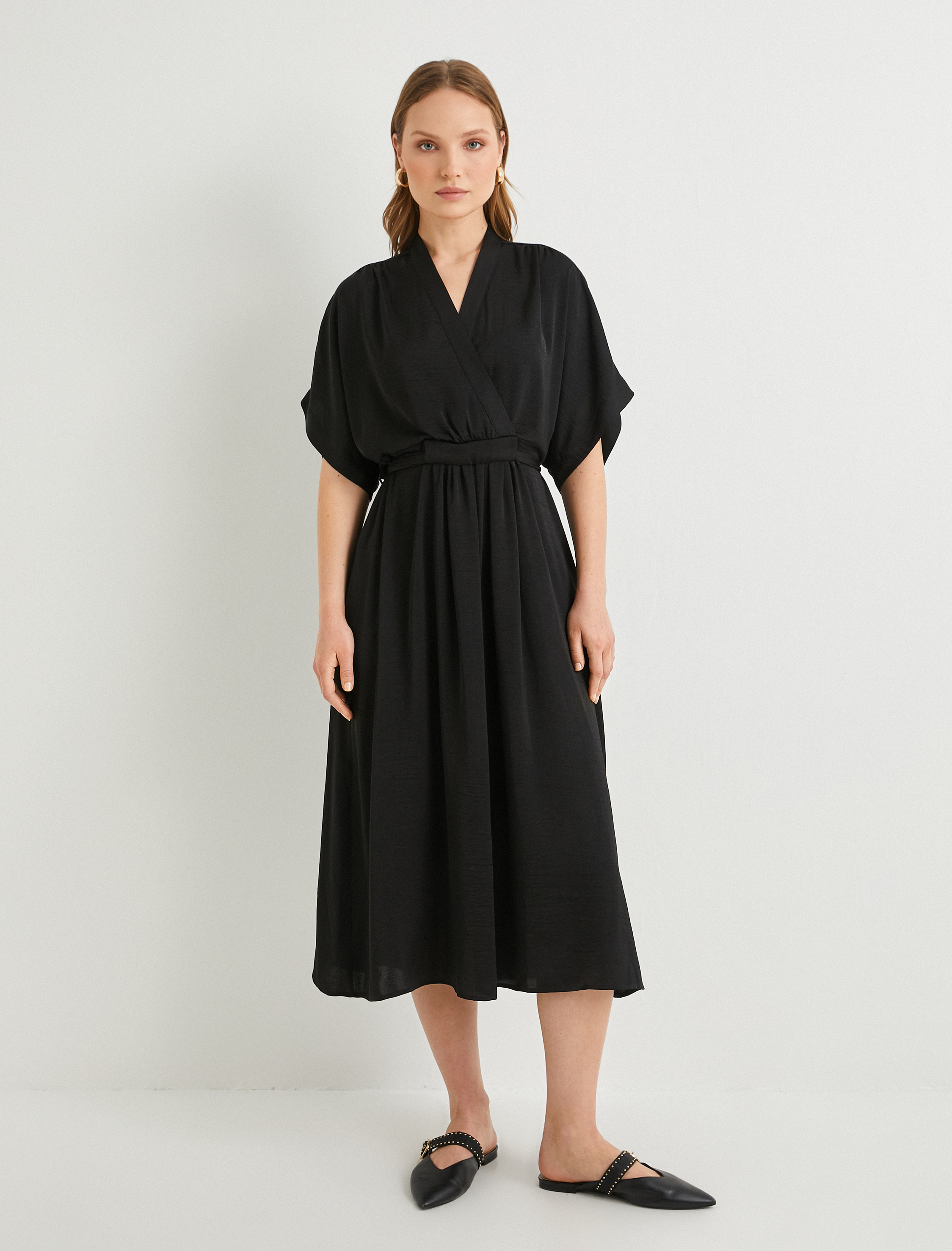   Midi Elbise V Yaka Geniş Kısa Kollu Cepli