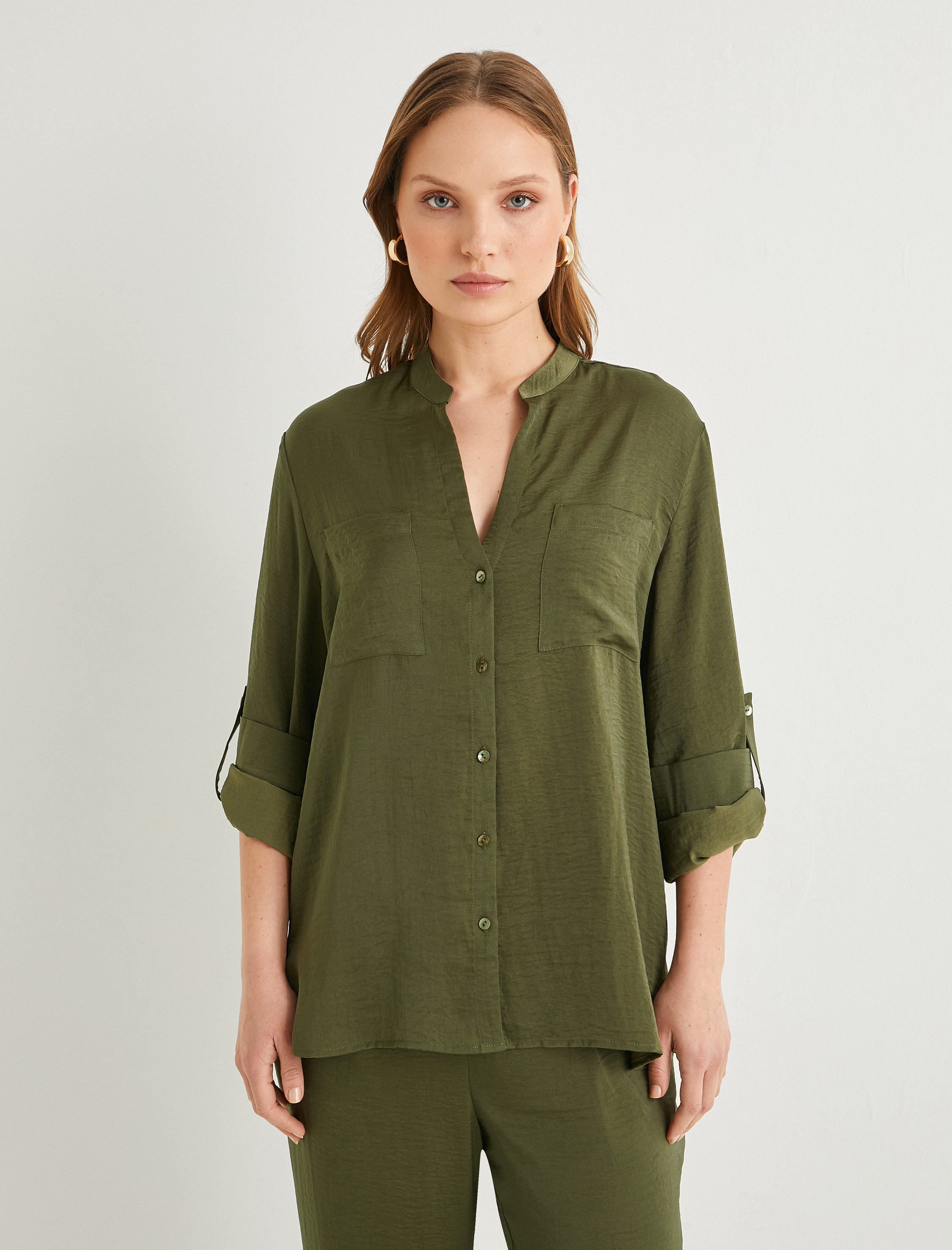   Hakim Yaka Gömlek Uzun Katlamalı Kol Cepli Düğmeli Regular Fit