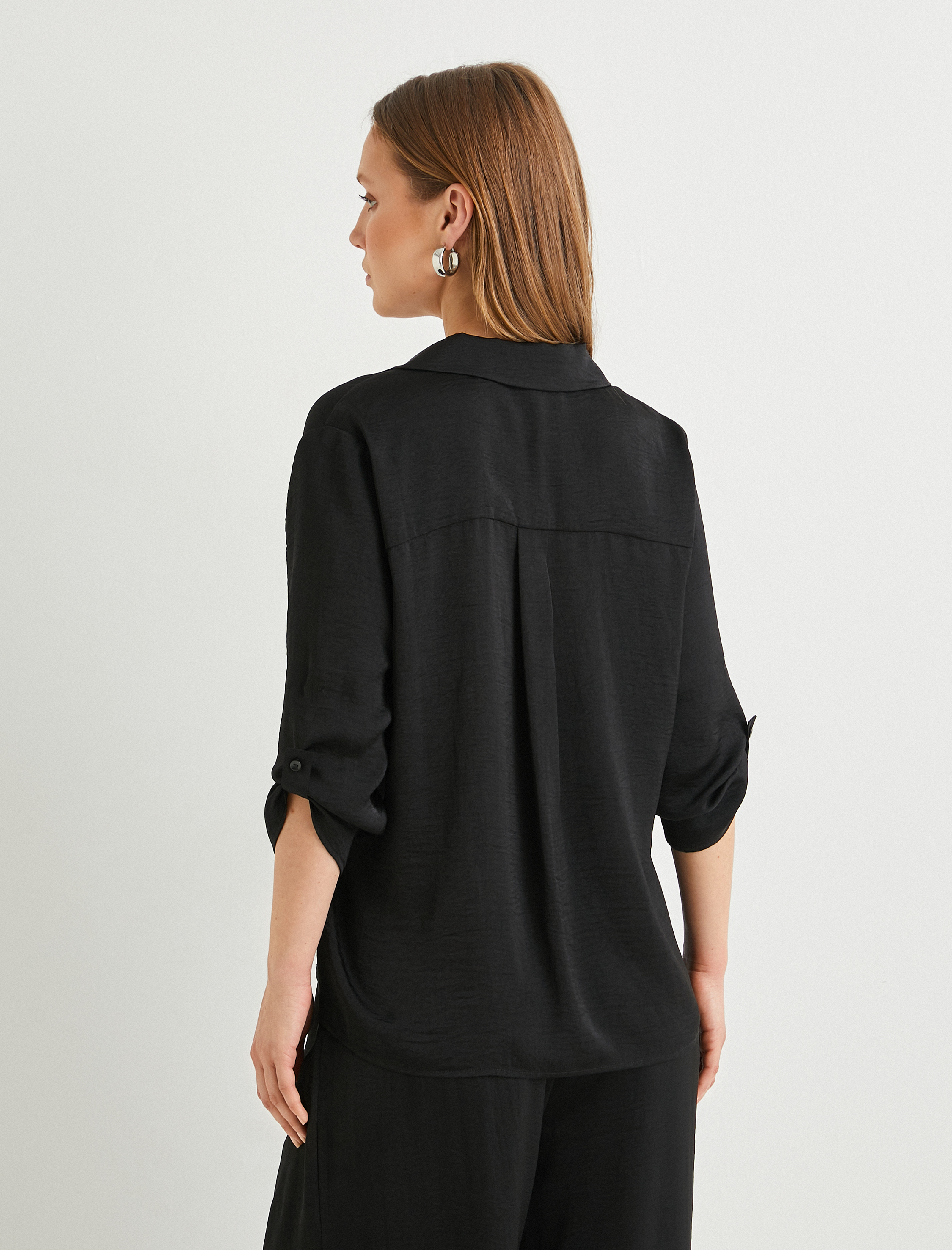 V Yaka Bluz Katlamalı Kollu Regular Fit