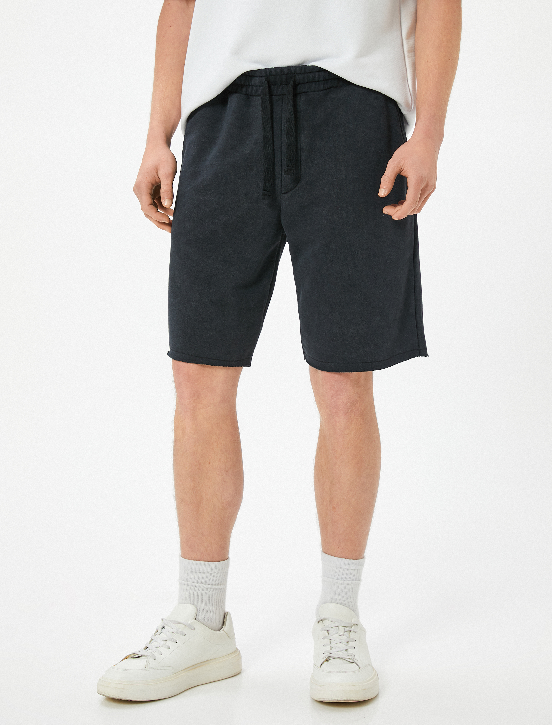   Oversize Şort Bermuda Yıkamalı Beli Bağcıklı Cepli