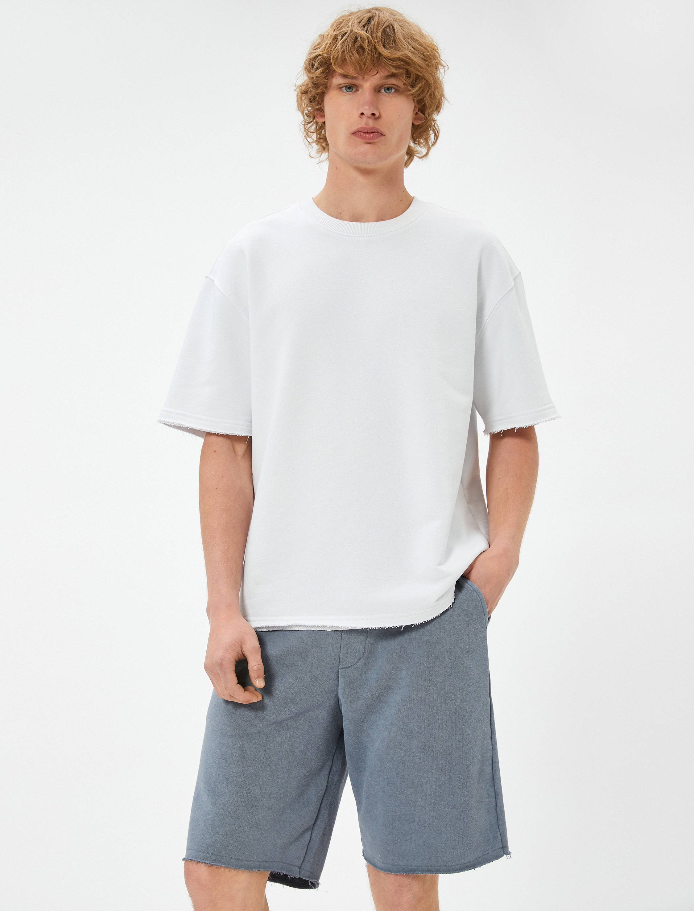   Oversize Şort Bermuda Yıkamalı Beli Bağcıklı Cepli