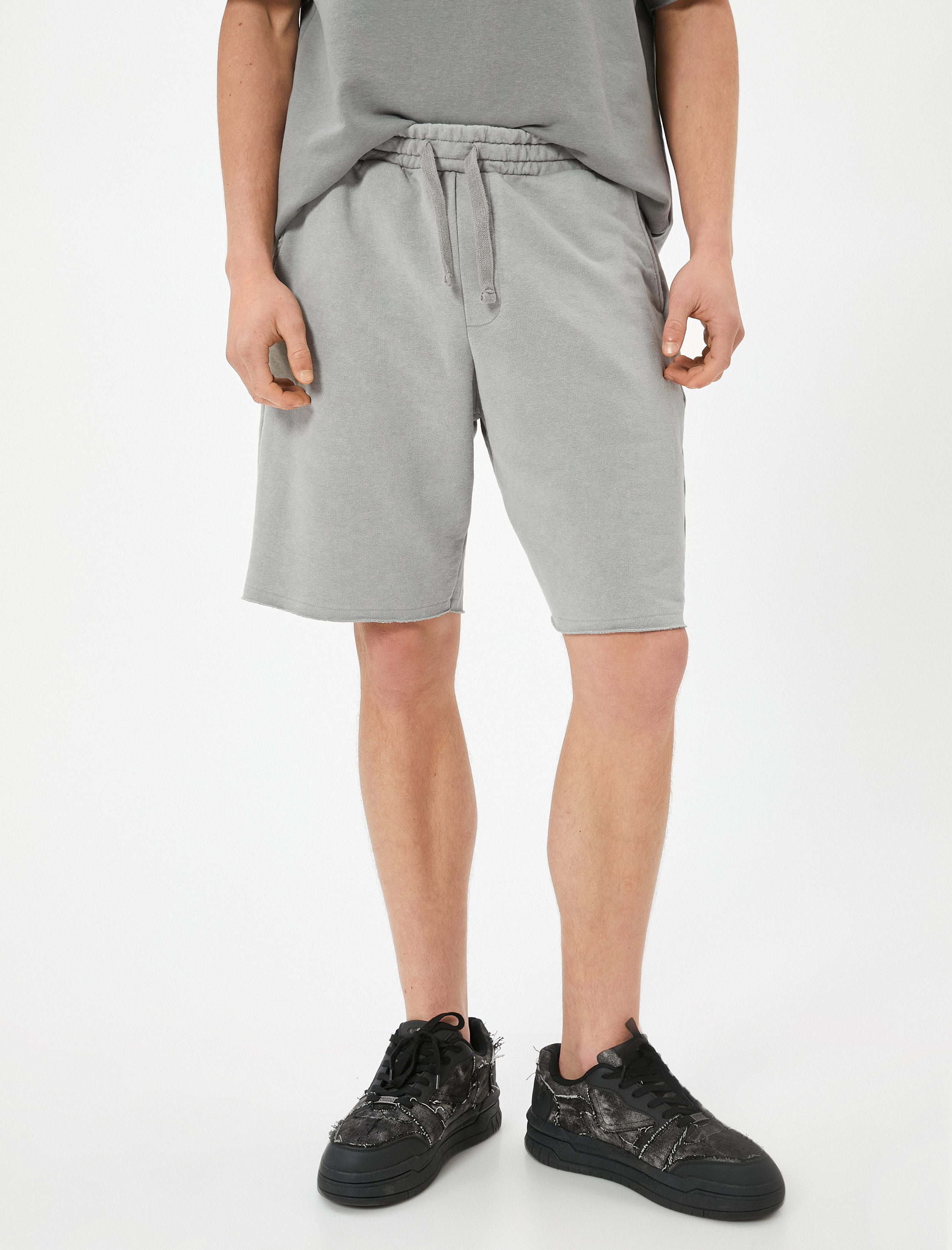   Oversize Şort Bermuda Yıkamalı Beli Bağcıklı Cepli