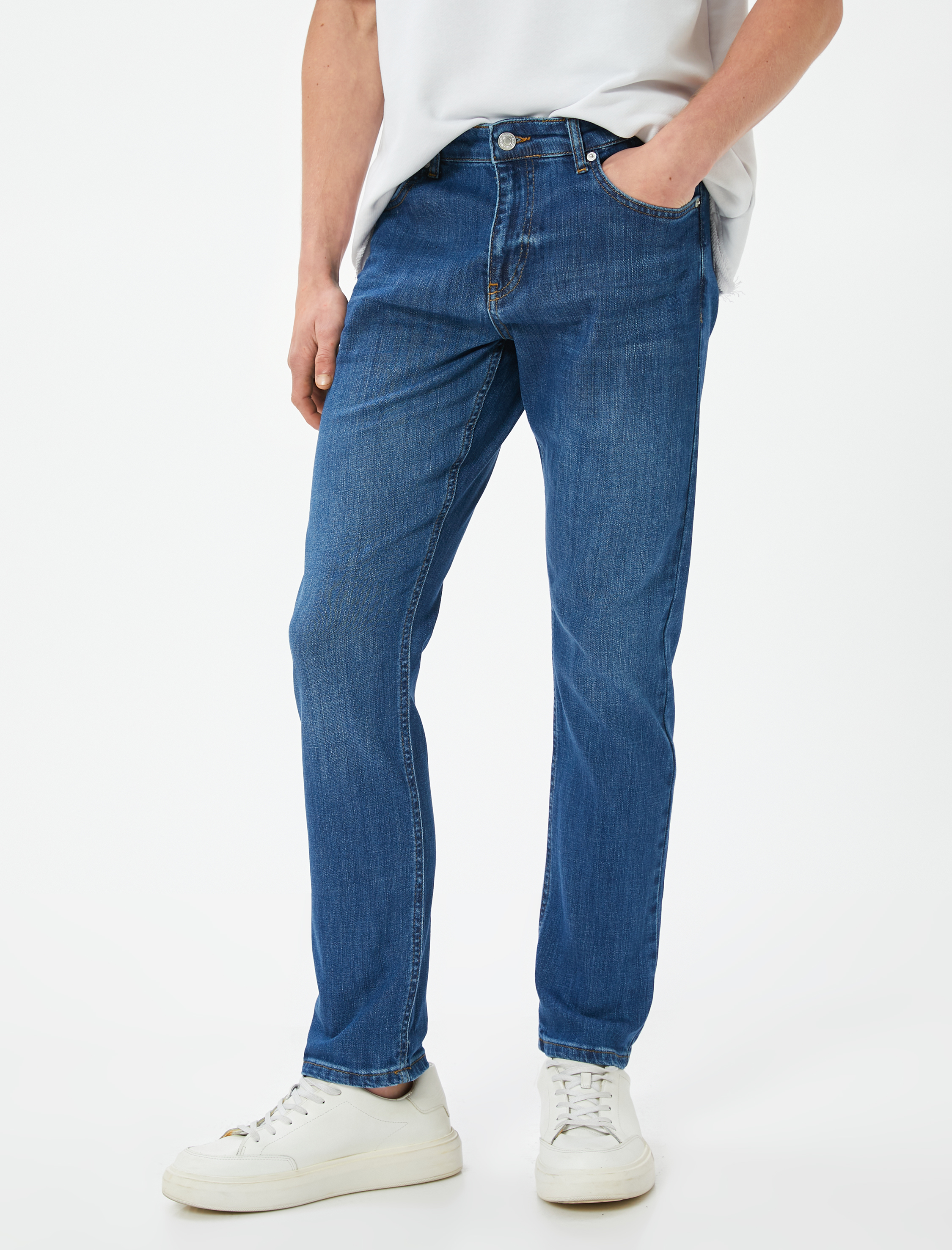   Brad Jeans - Slim Fit Jean