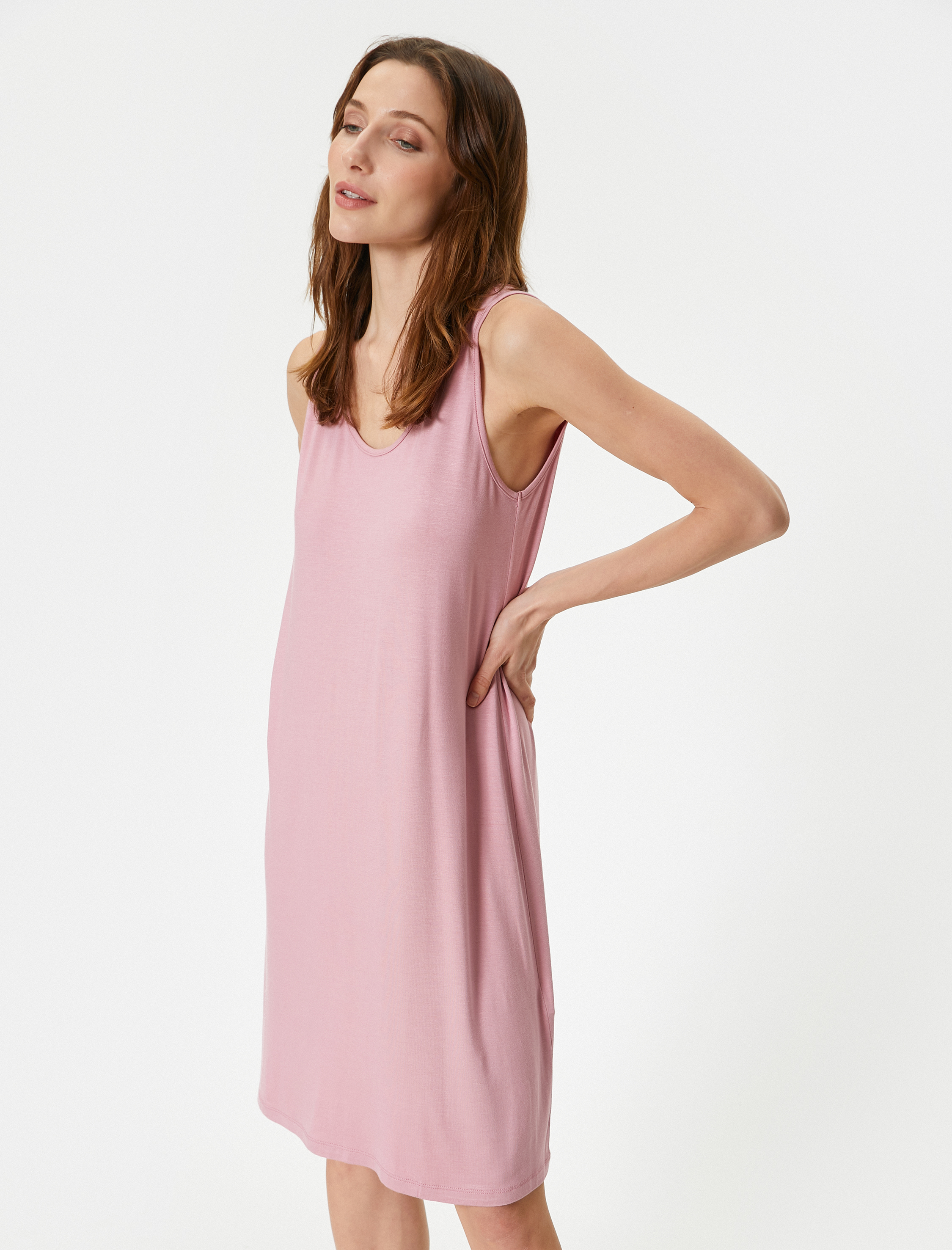   Gecelik Askılı U Yaka Yırtmaçlı Viskoz