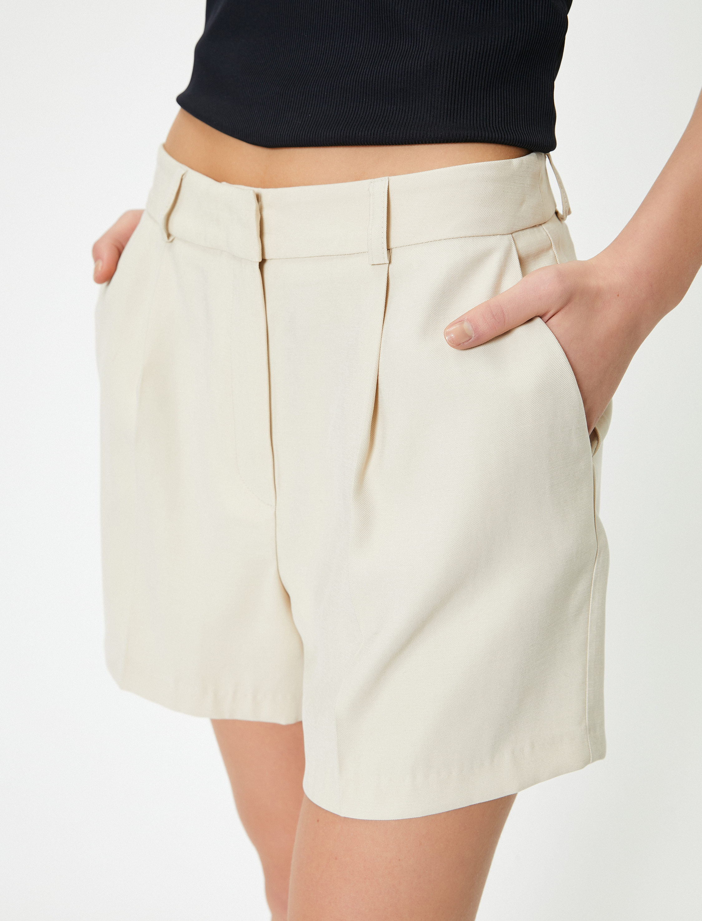   Mini Şort Kemer Detaylı Cepli Normal Bel