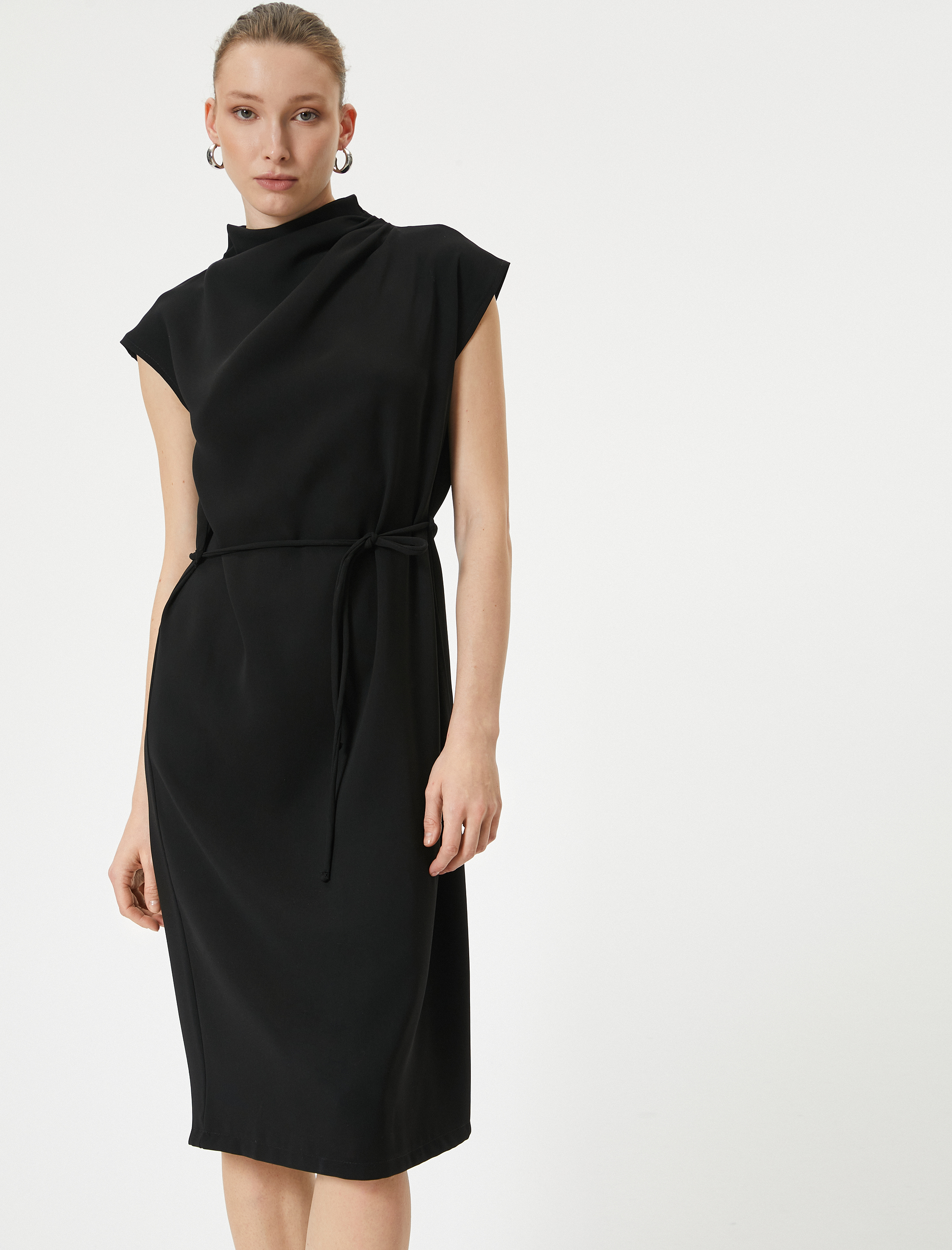   Midi Elbise Drapeli Dik Yaka Kısa Kollu Beli Bağlamalı