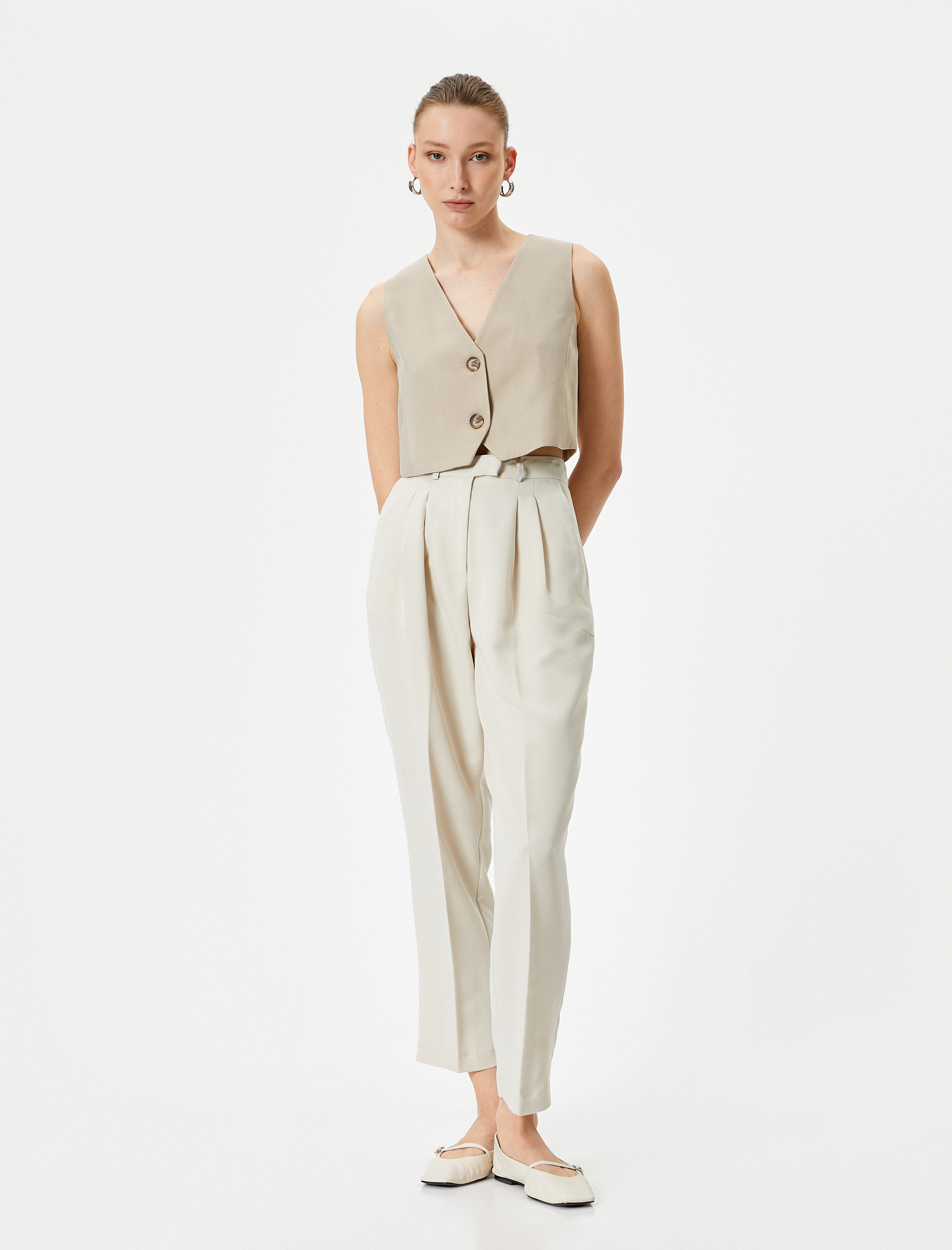   Havuç Pantolon Kemer Detaylı Yüksek Bel Pileli Modal Karışımlı