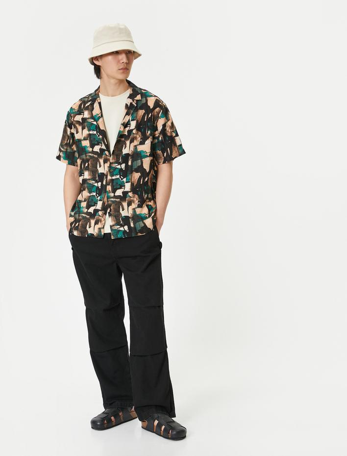  Soyut Desenli Gömlek Kısa Kollu Devrik Yaka Viskon Kumaş Regular Fit