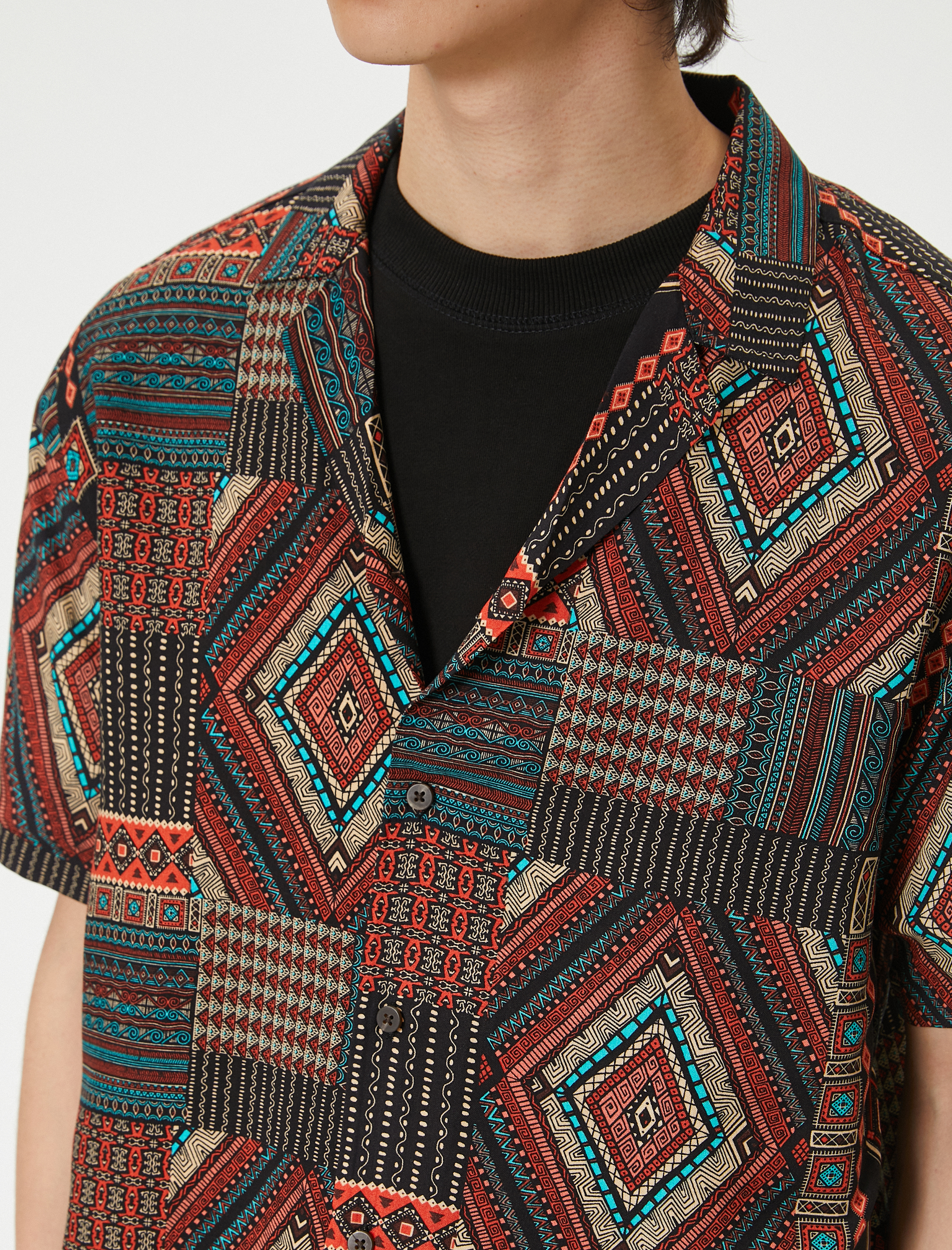   Etnik Desenli Gömlek Vintage Kısa Kollu Devrik Yaka Viskon Kumaş Regular Fit