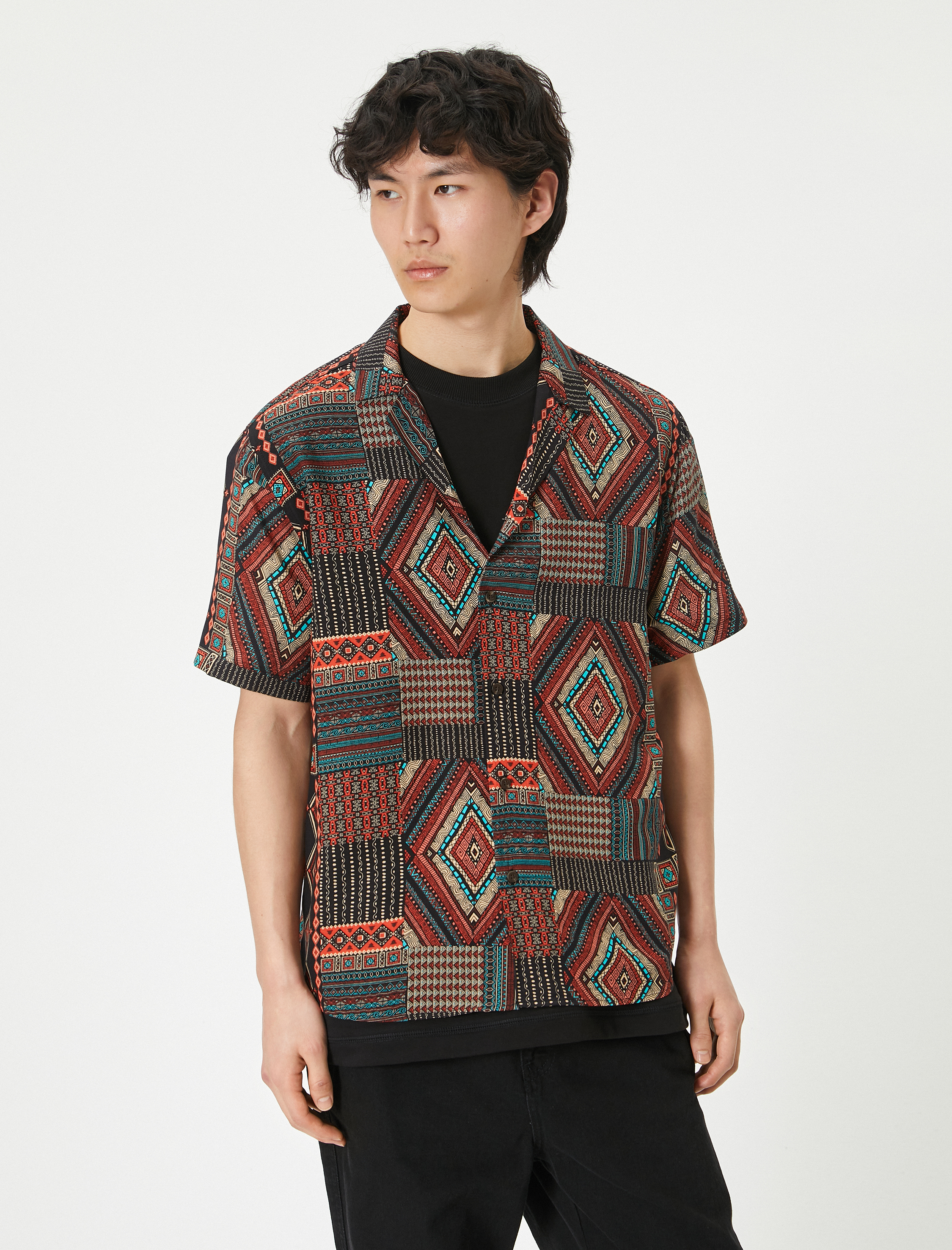   Etnik Desenli Gömlek Vintage Kısa Kollu Devrik Yaka Viskon Kumaş Regular Fit