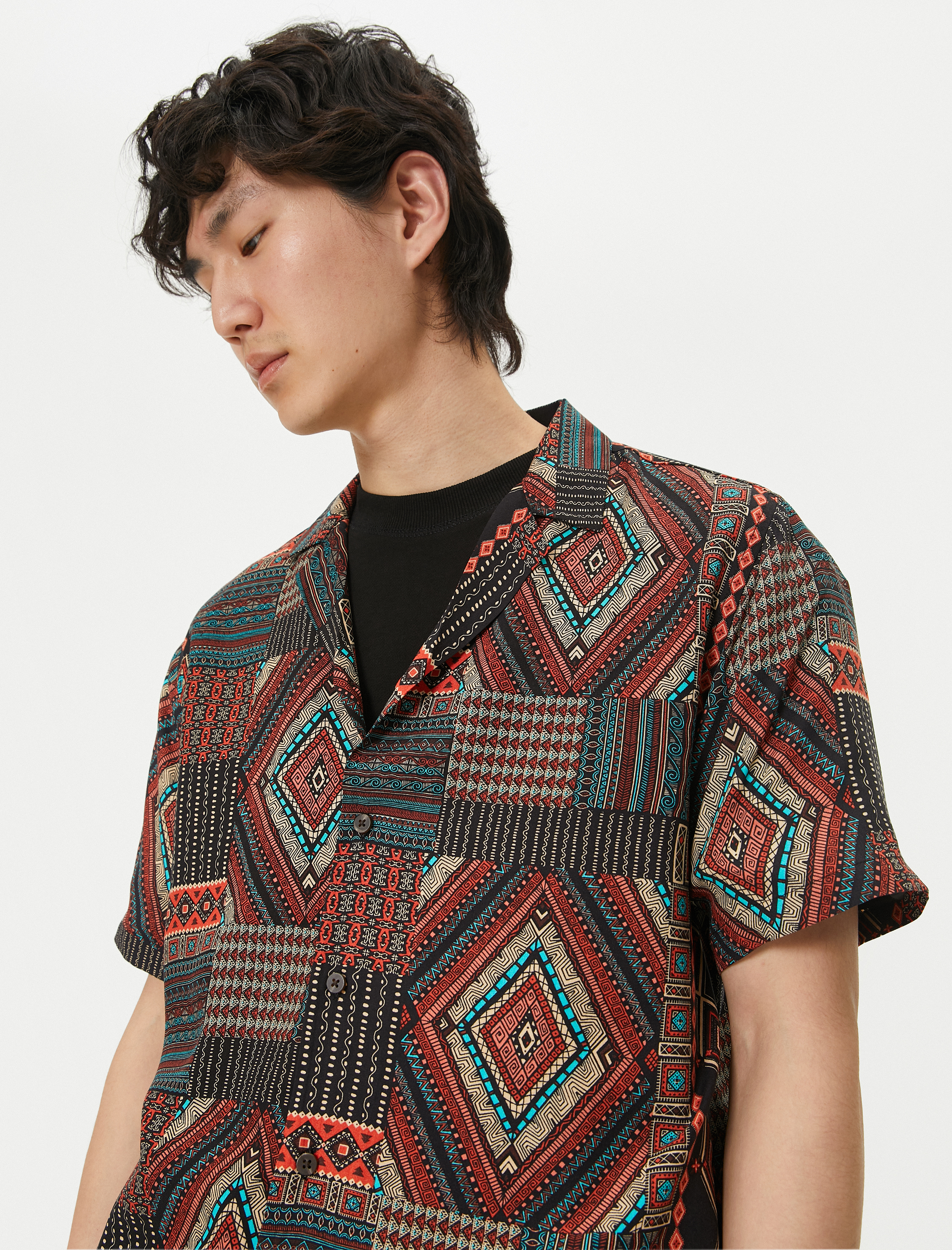   Etnik Desenli Gömlek Vintage Kısa Kollu Devrik Yaka Viskon Kumaş Regular Fit