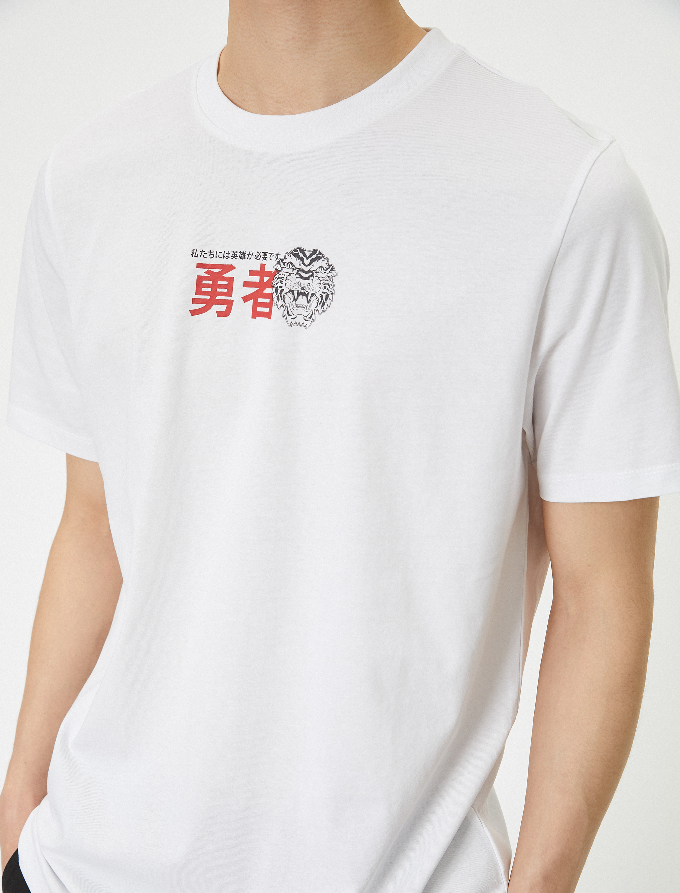 Uzakdoğu Baskılı Tişört Bisiklet Yaka Kısa Kollu Pamuklu