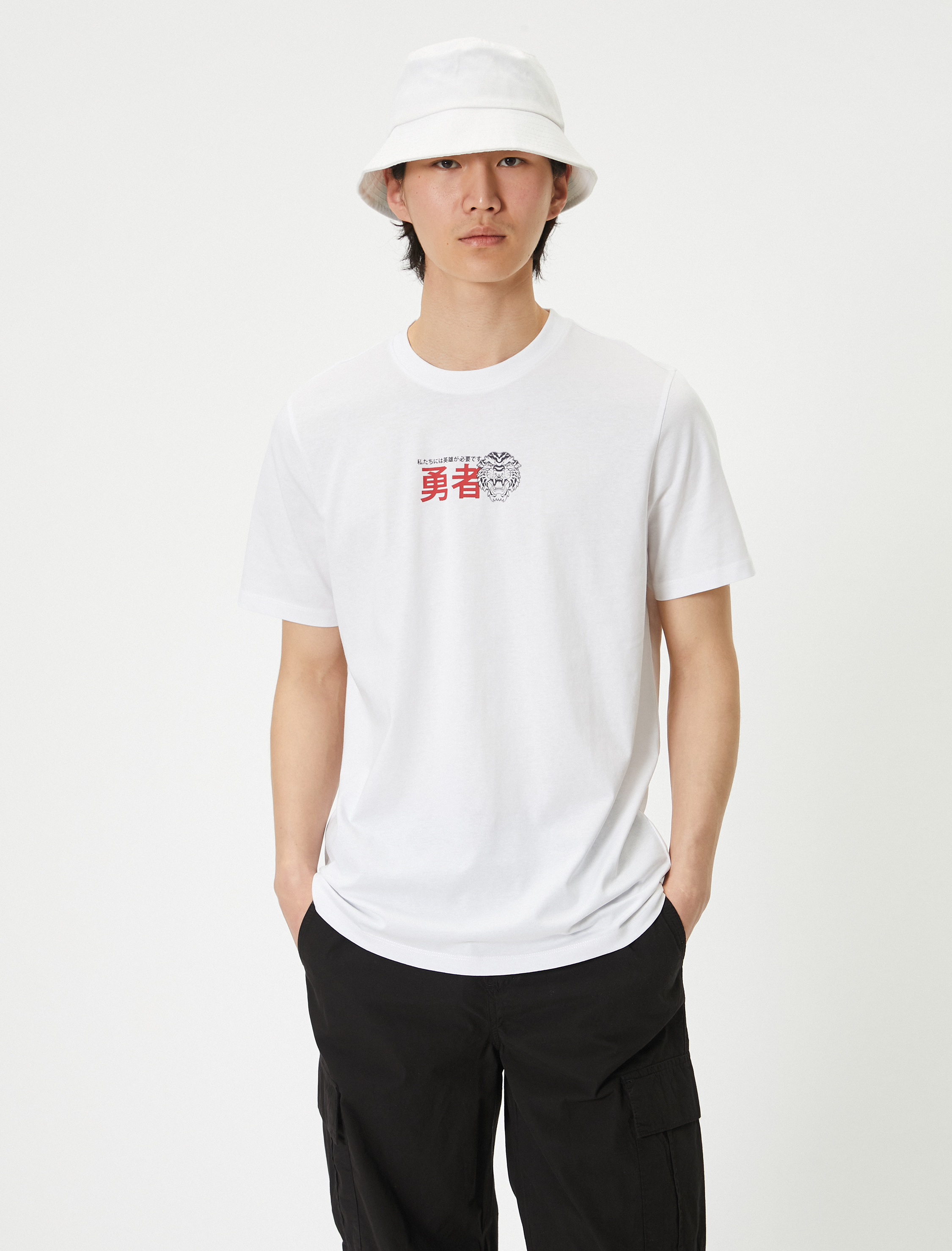 Uzakdoğu Baskılı Tişört Bisiklet Yaka Kısa Kollu Pamuklu