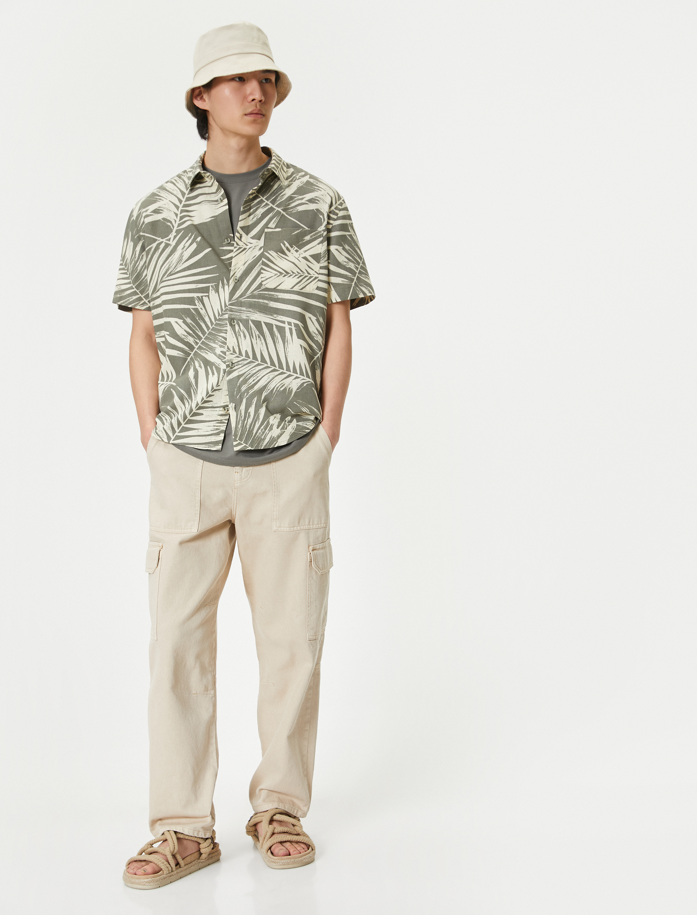   Yazlık Gömlek Kısa Kollu Palmiye Desenli Cep Detaylı Regular Fit