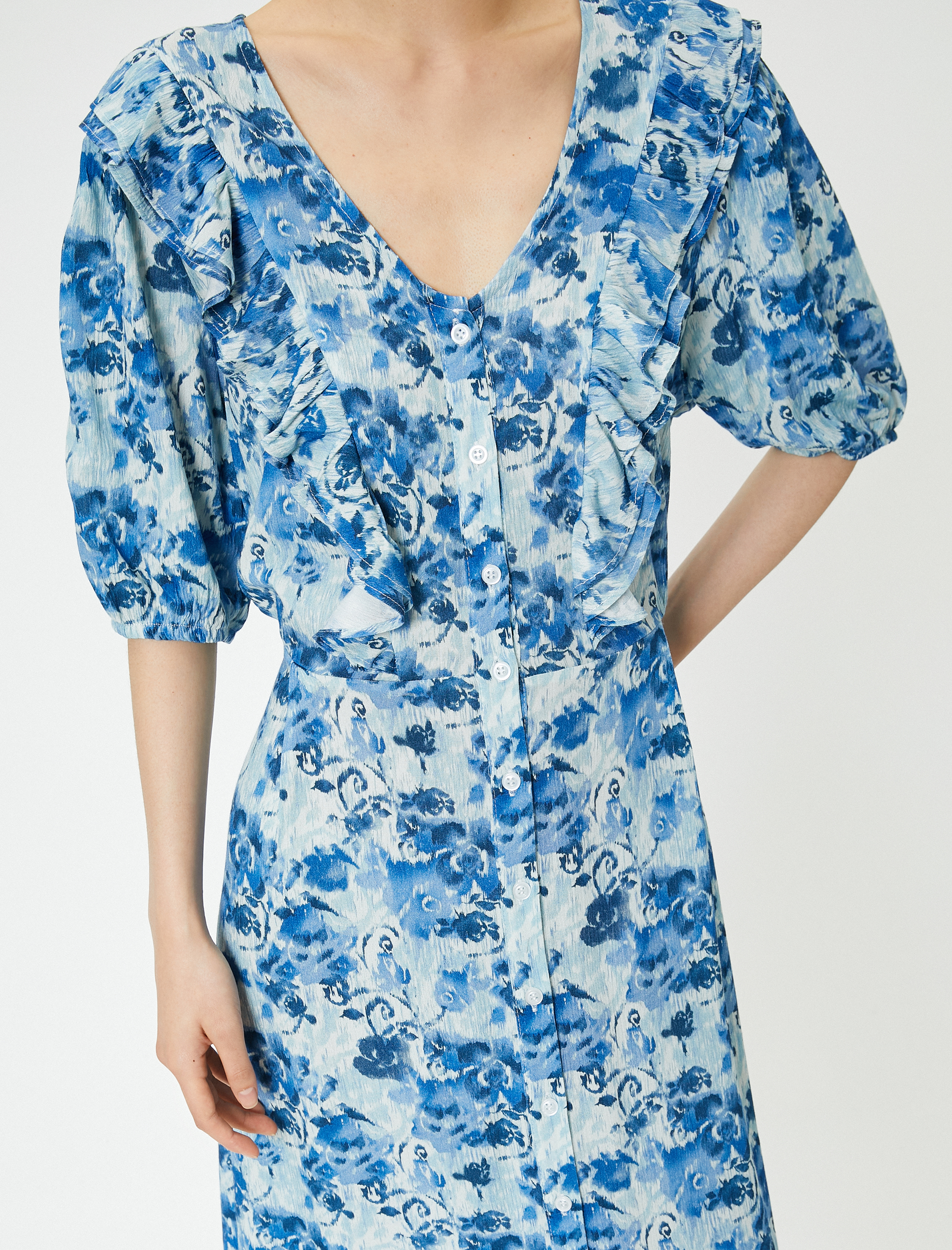   Maksi Çiçekli Elbise Kısa Balon Kol Düğmeli V Yaka