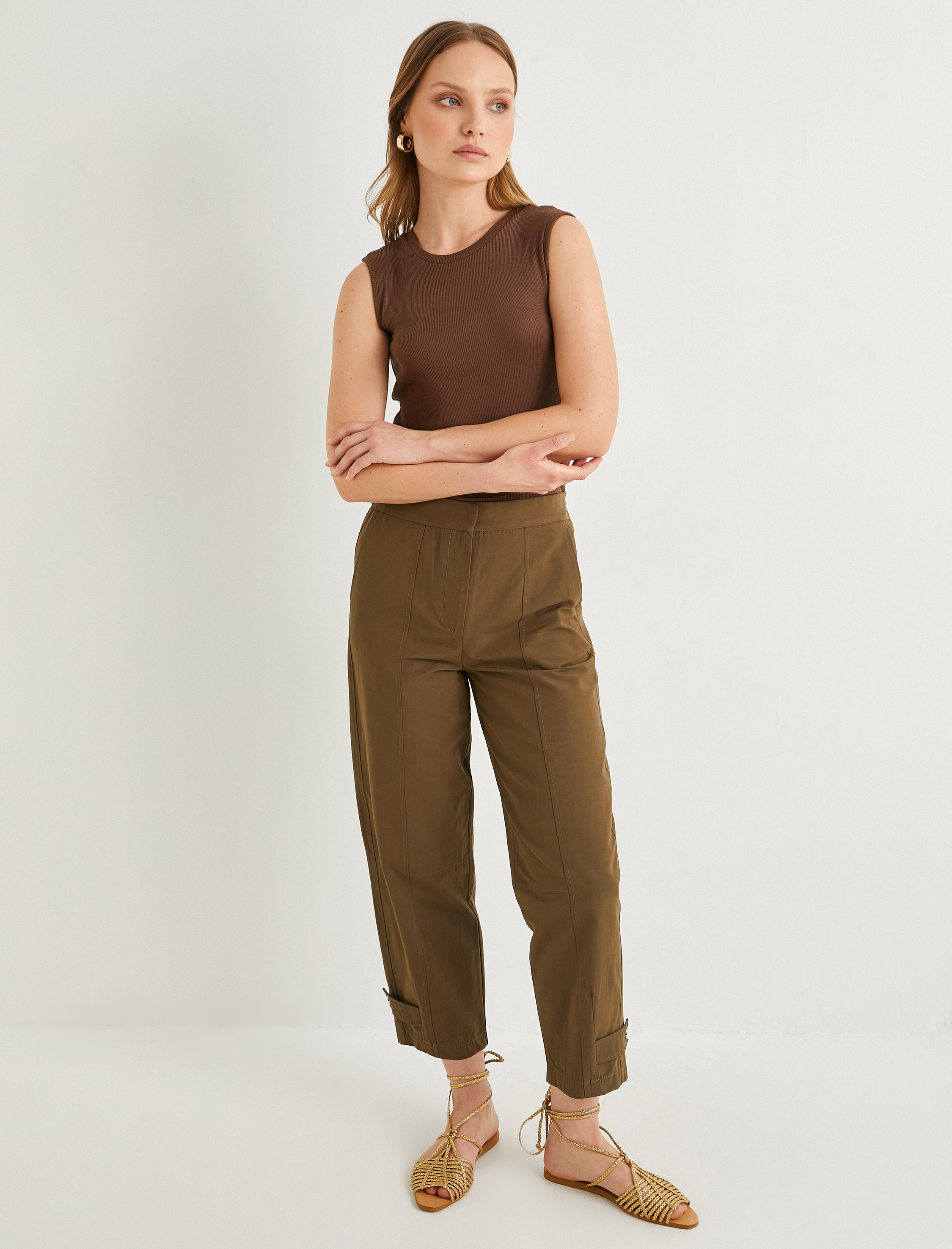   Crop Fitilli Atlet Halter Yaka