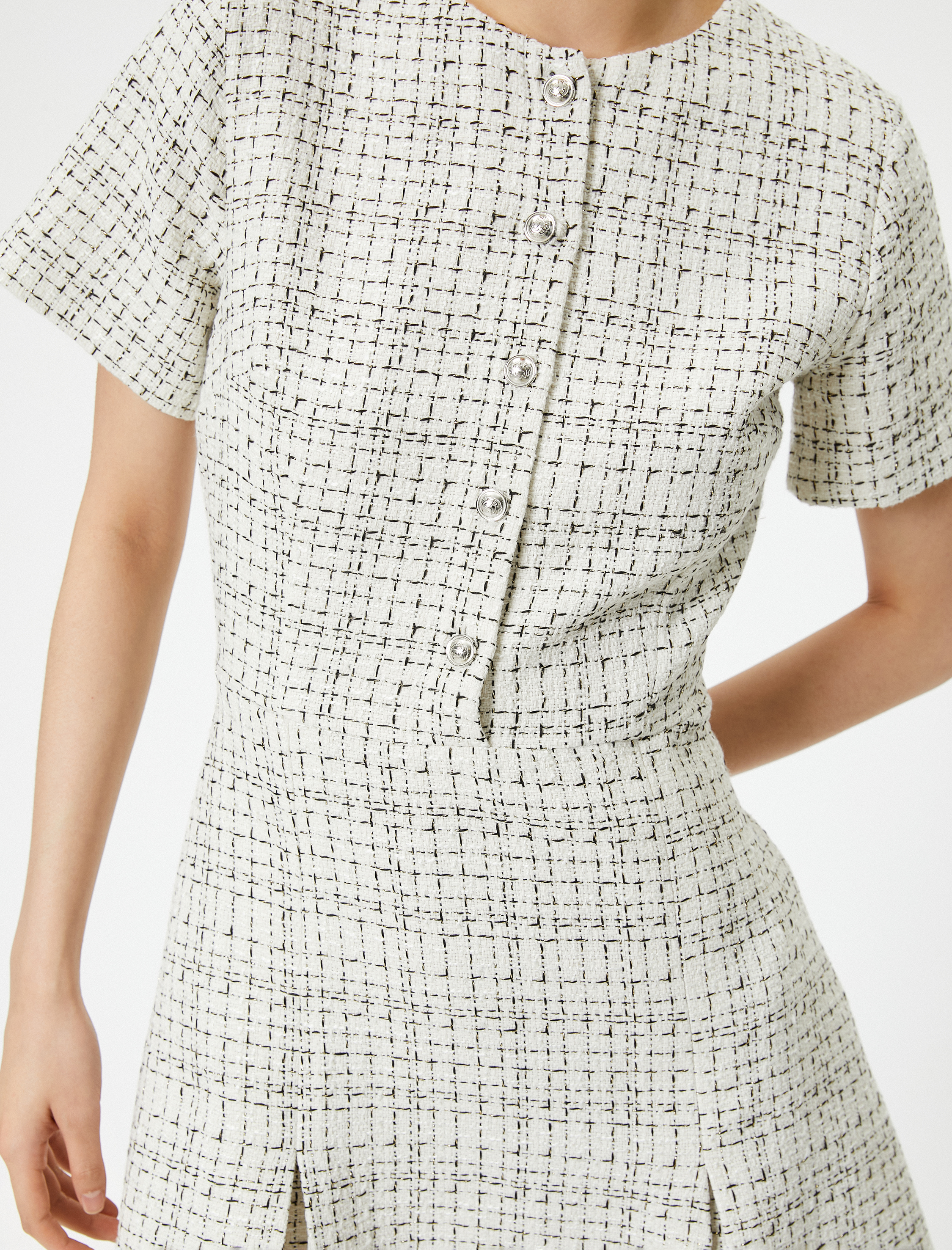   Mini Pileli Tüvit Elbise Kısa Kollu Yuvarlak Yaka Düğmeli