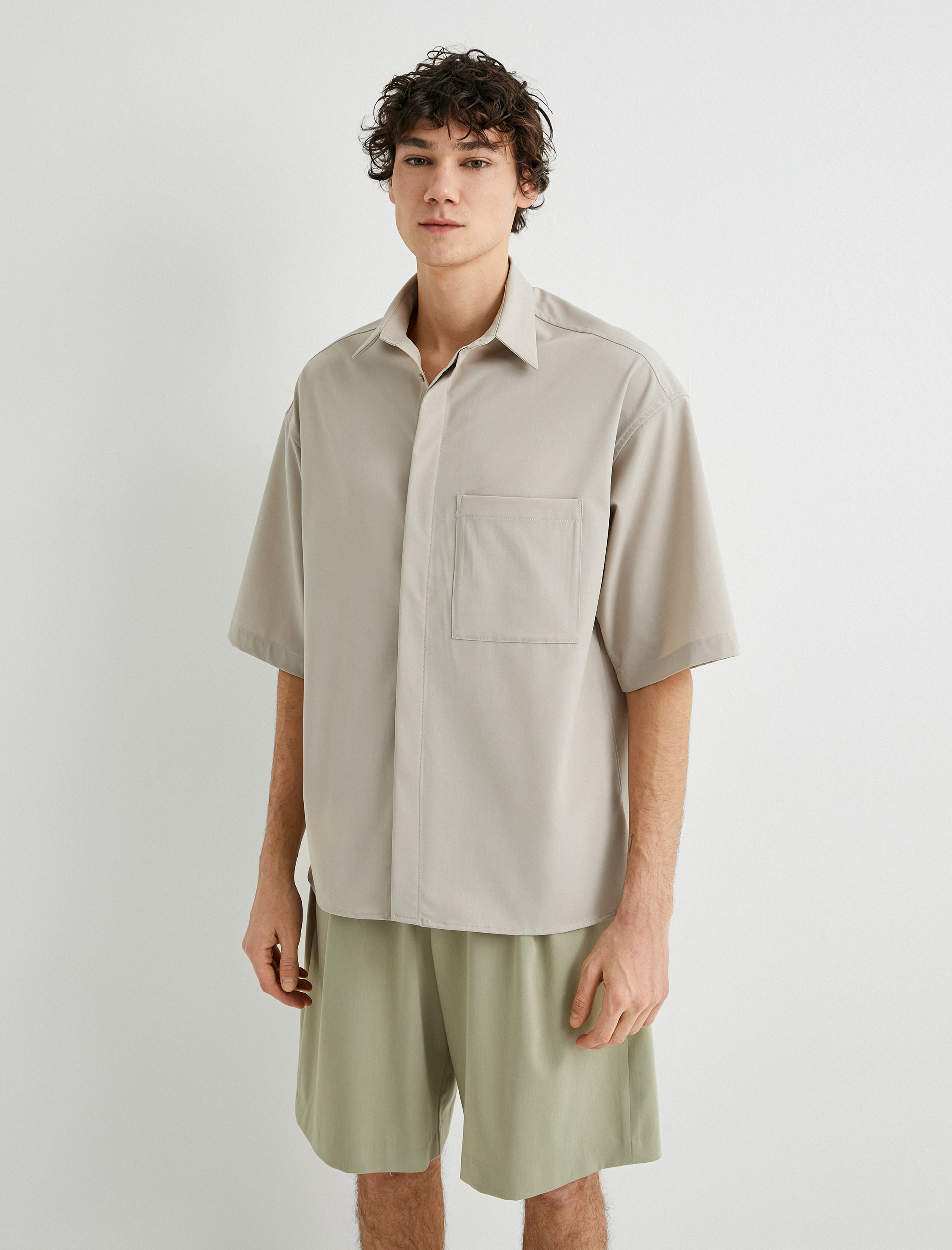 Kısa Kollu Gömlek Cep Detaylı Klasik Yaka Regular Fit