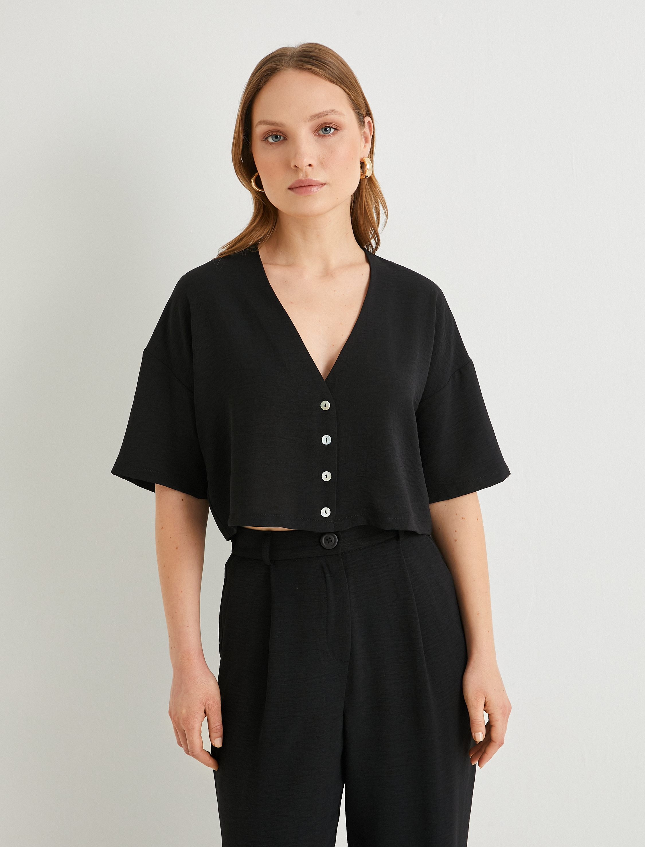 Crop Gömlek Kısa Kollu Düğmeli V Yaka