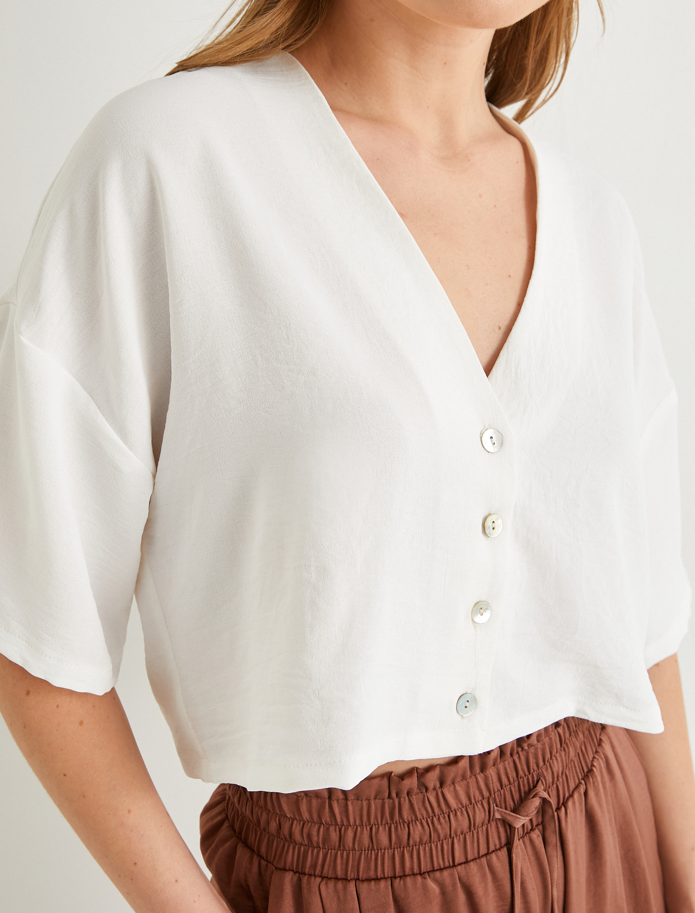   Crop Gömlek Kısa Kollu Düğmeli V Yaka