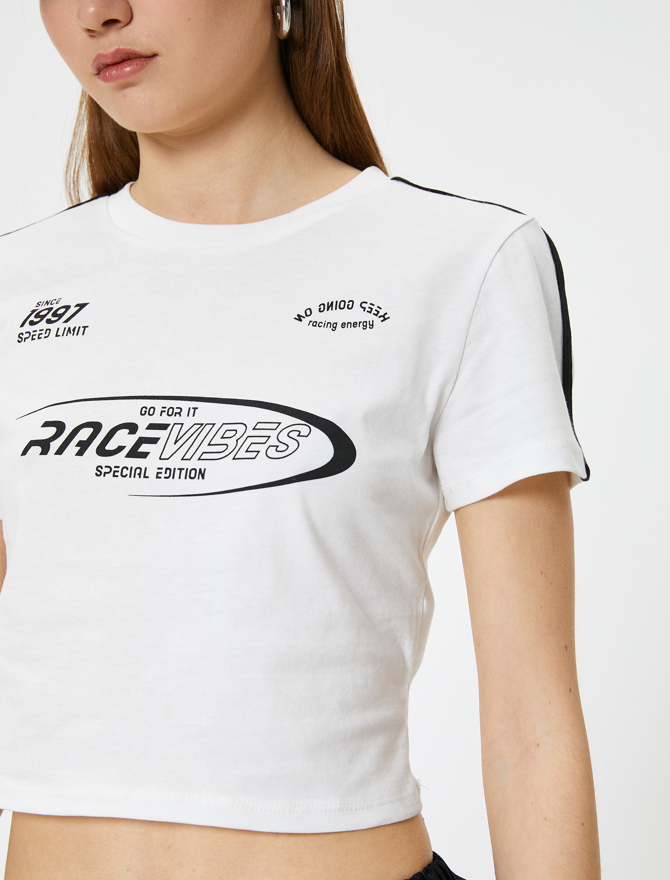   Kısa Tişört Baskılı Kısa Kollu Bisiklet Yaka