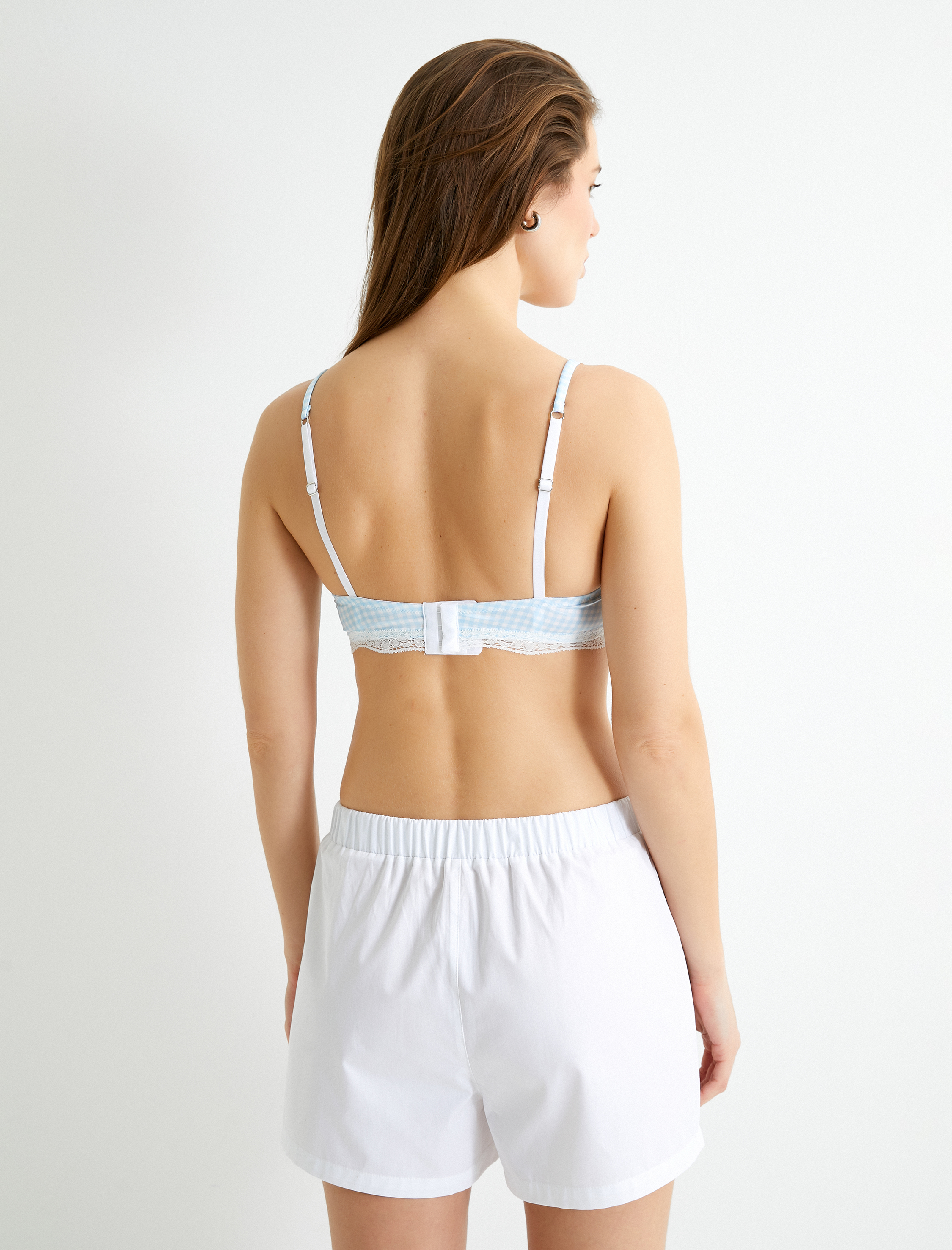 Dolgusuz Balenli Sütyen Dantelli Kaplı Çiçek Fiyonk Detaylı