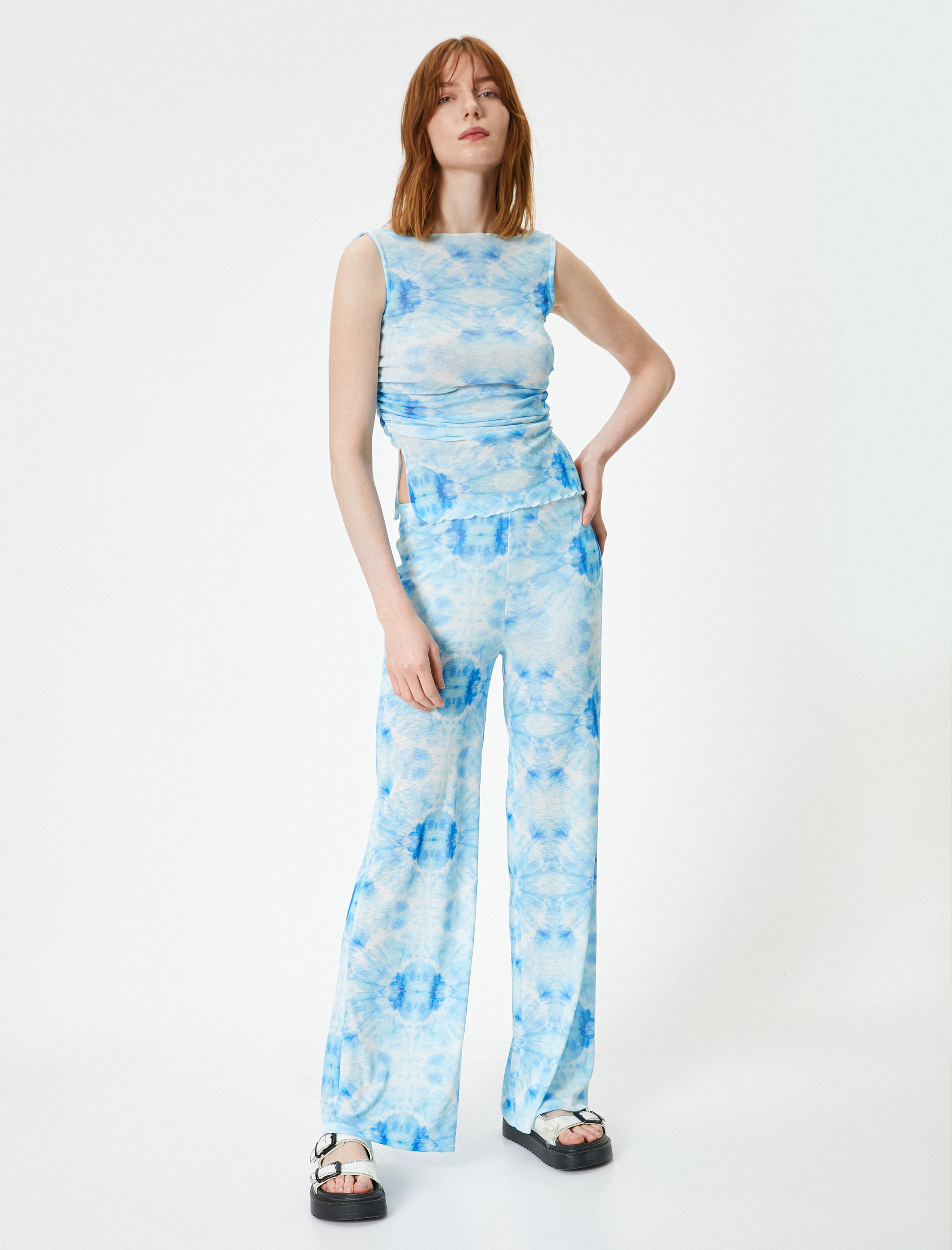   Batik Desenli Atlet Drapeli Yırtmaçlı Kolsuz