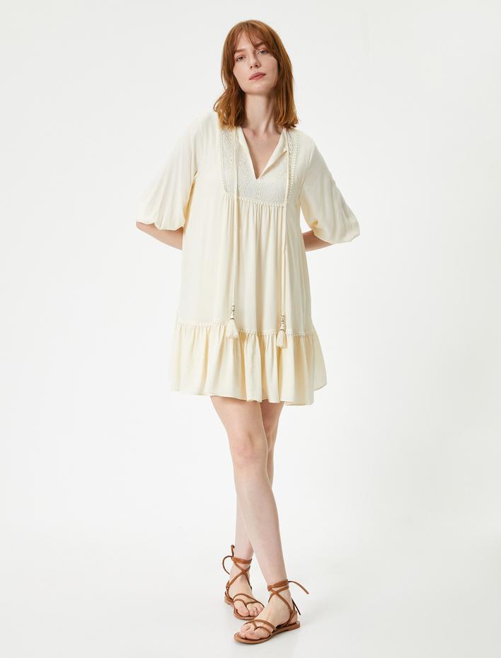  Mini Volanlı Elbise Balon Kollu Püskül Detaylı Viskon